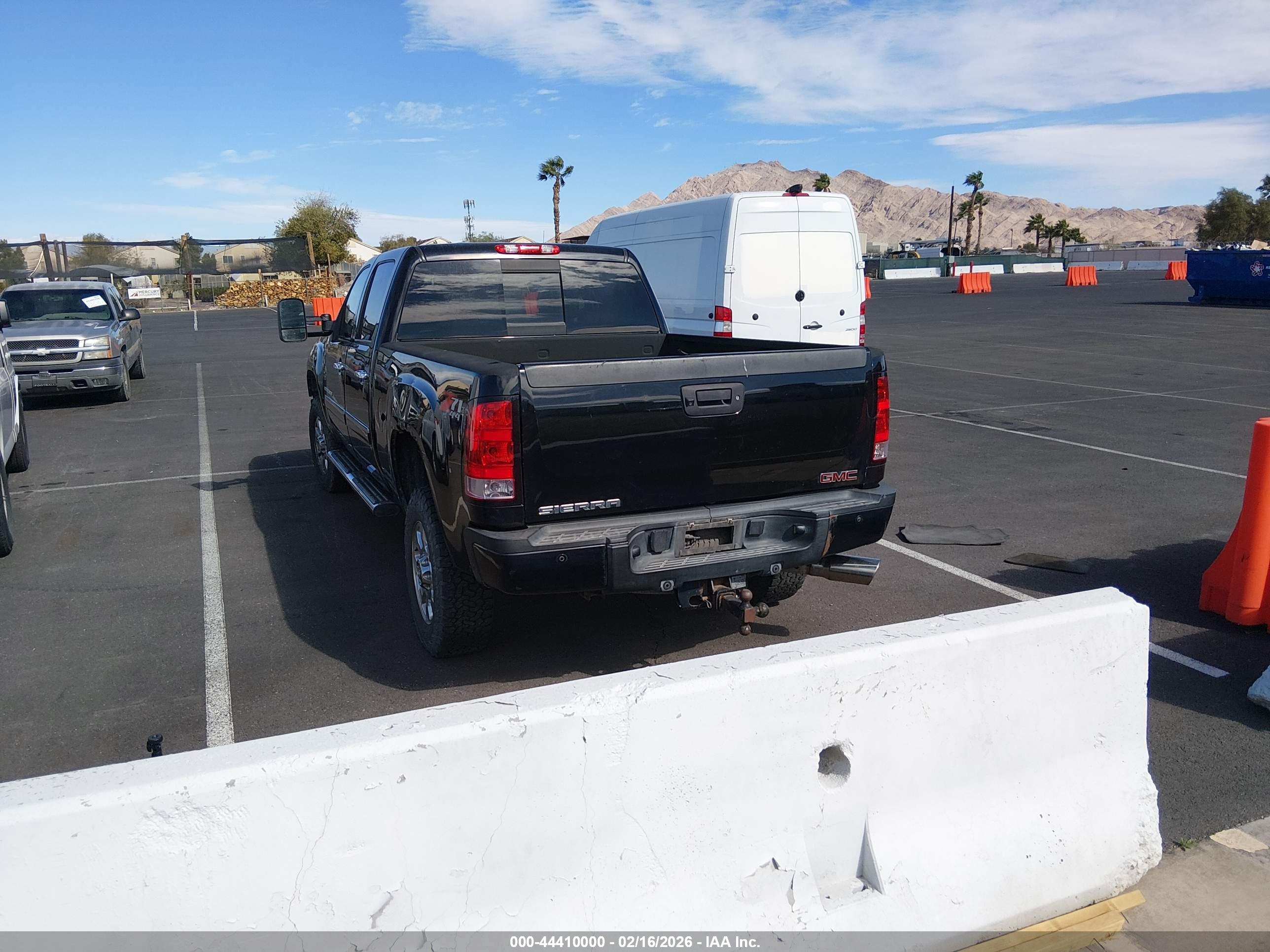 GMC SIERRA image 3