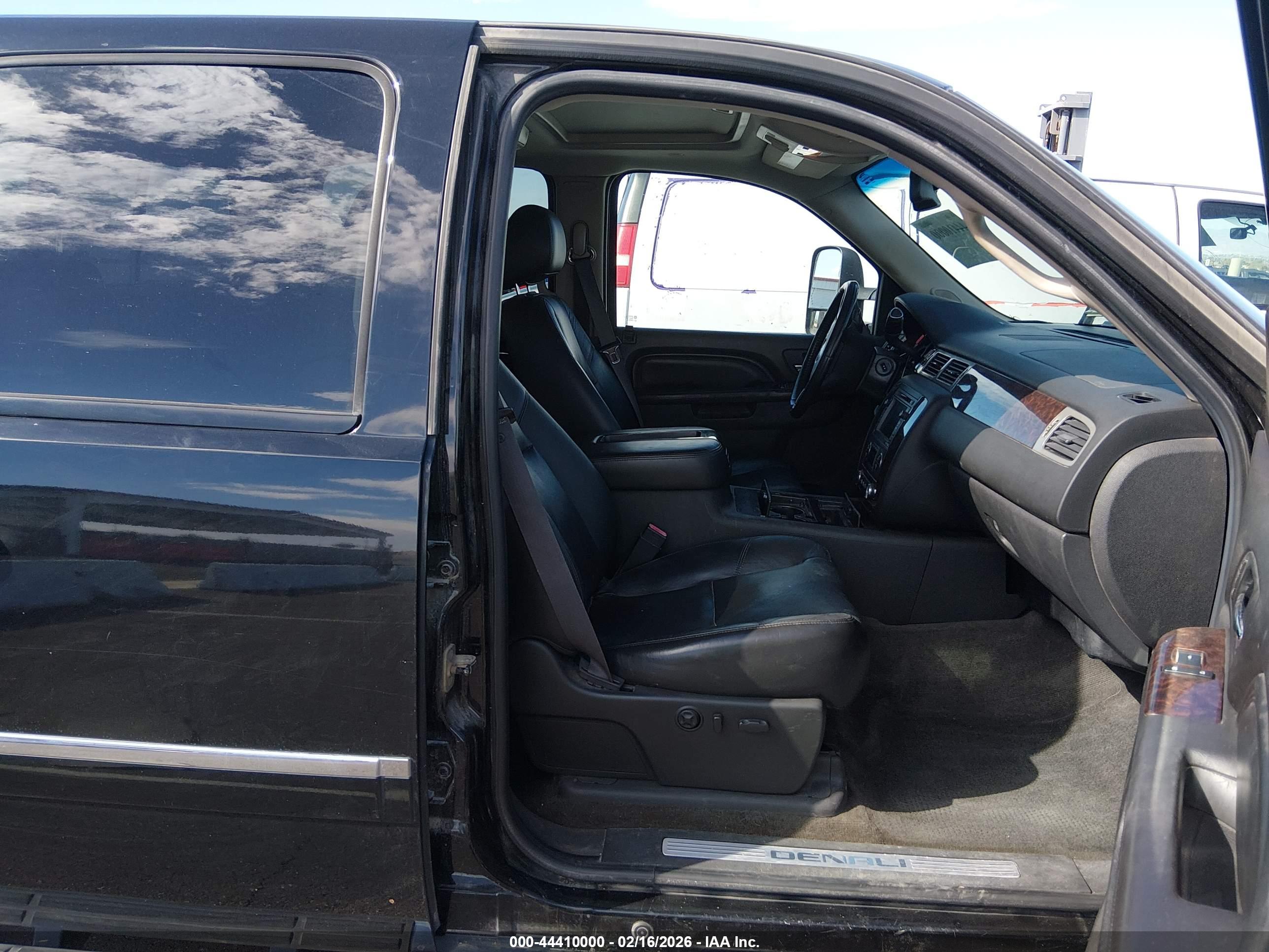 GMC SIERRA image 5