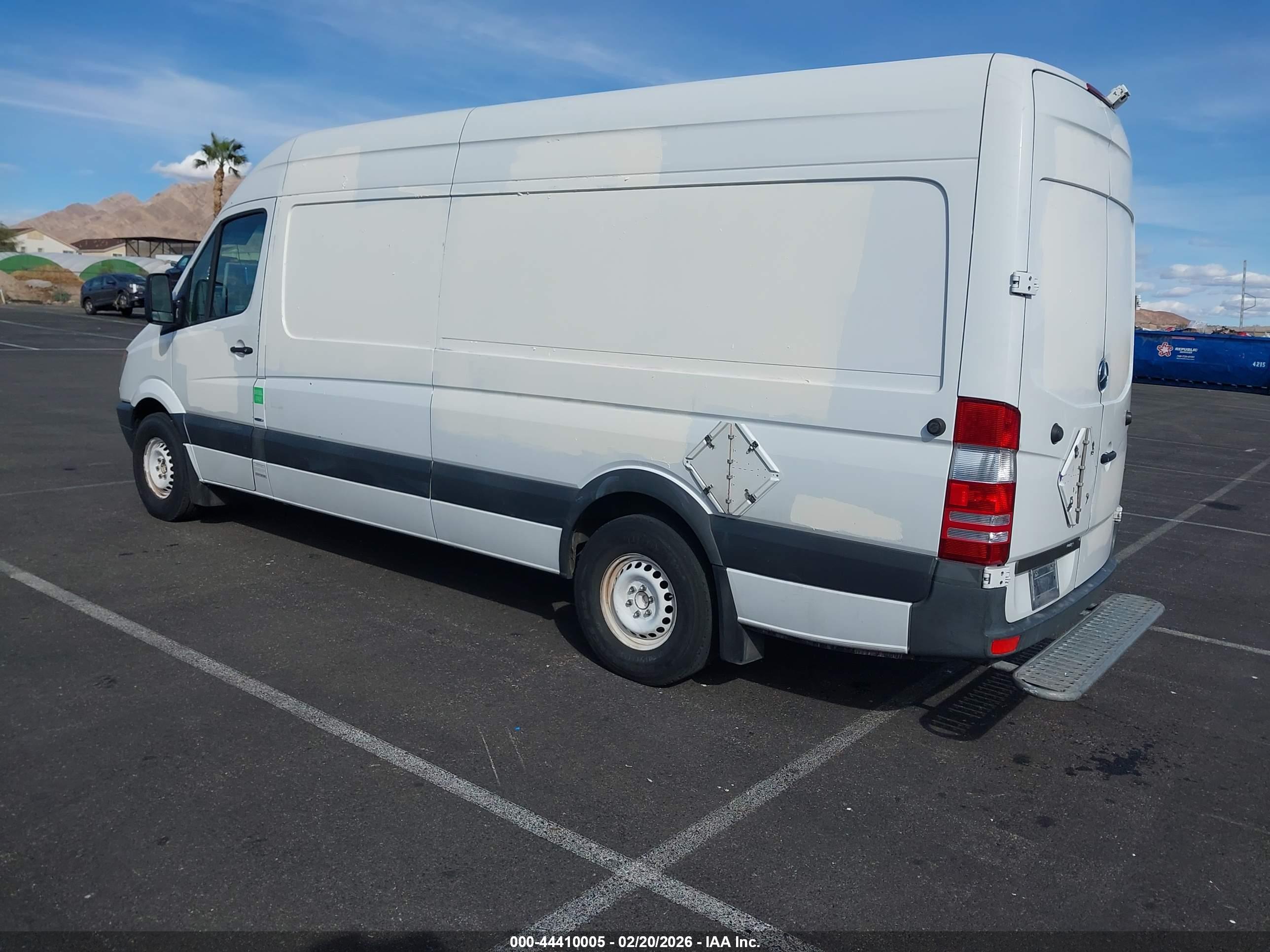 MERCEDES-BENZ SPRINTER image 3