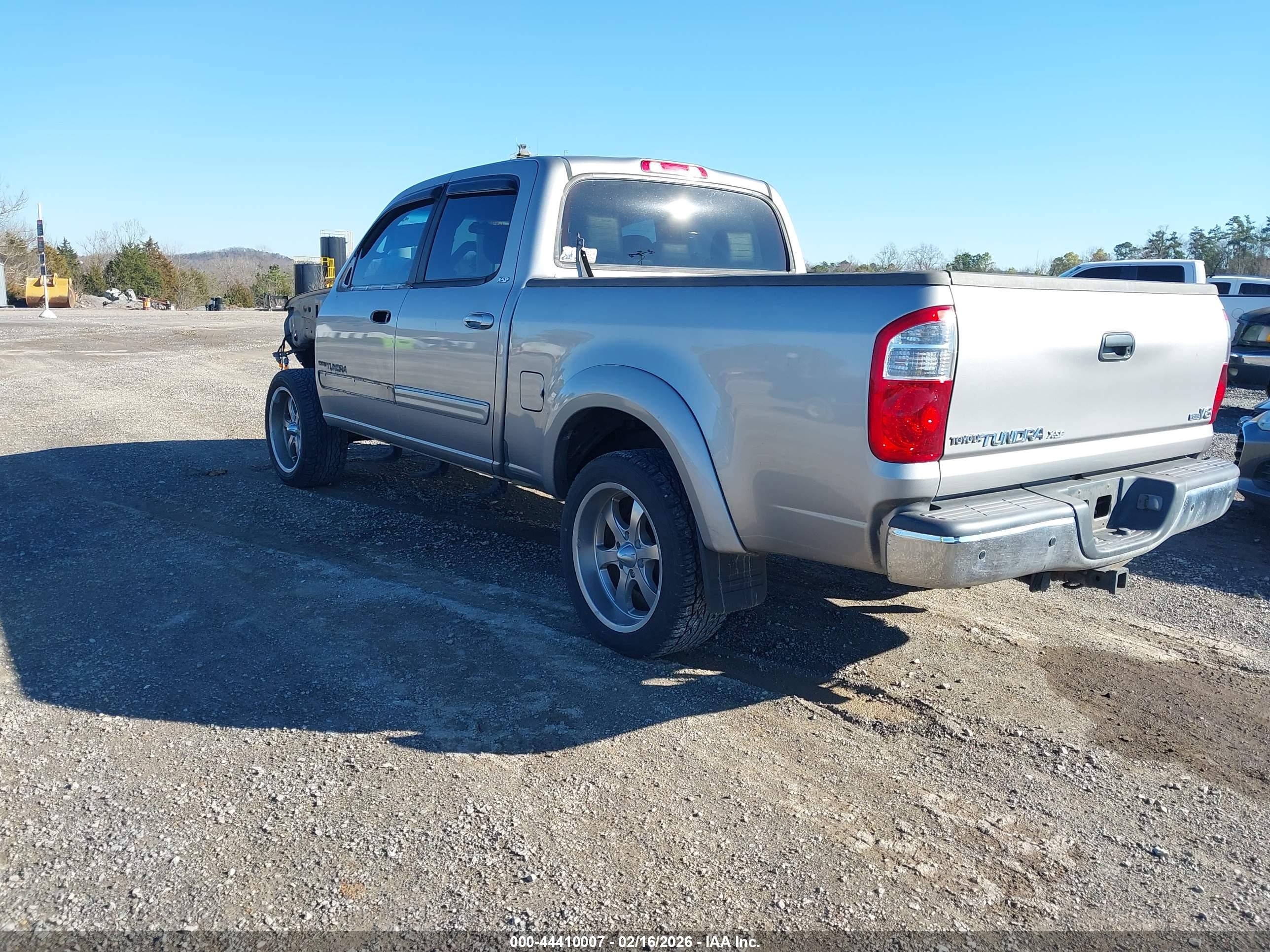 TOYOTA TUNDRA image 3