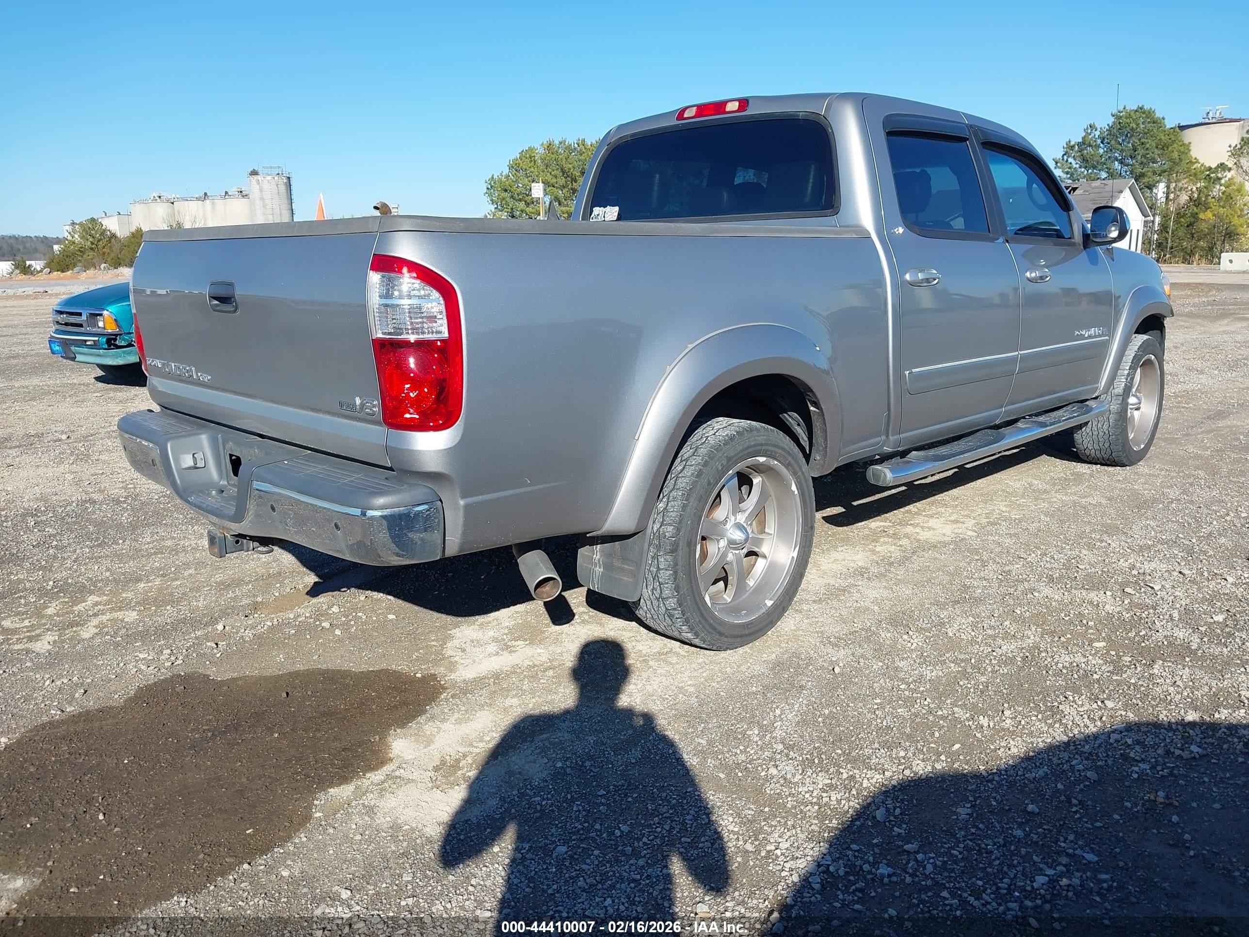 TOYOTA TUNDRA image 4