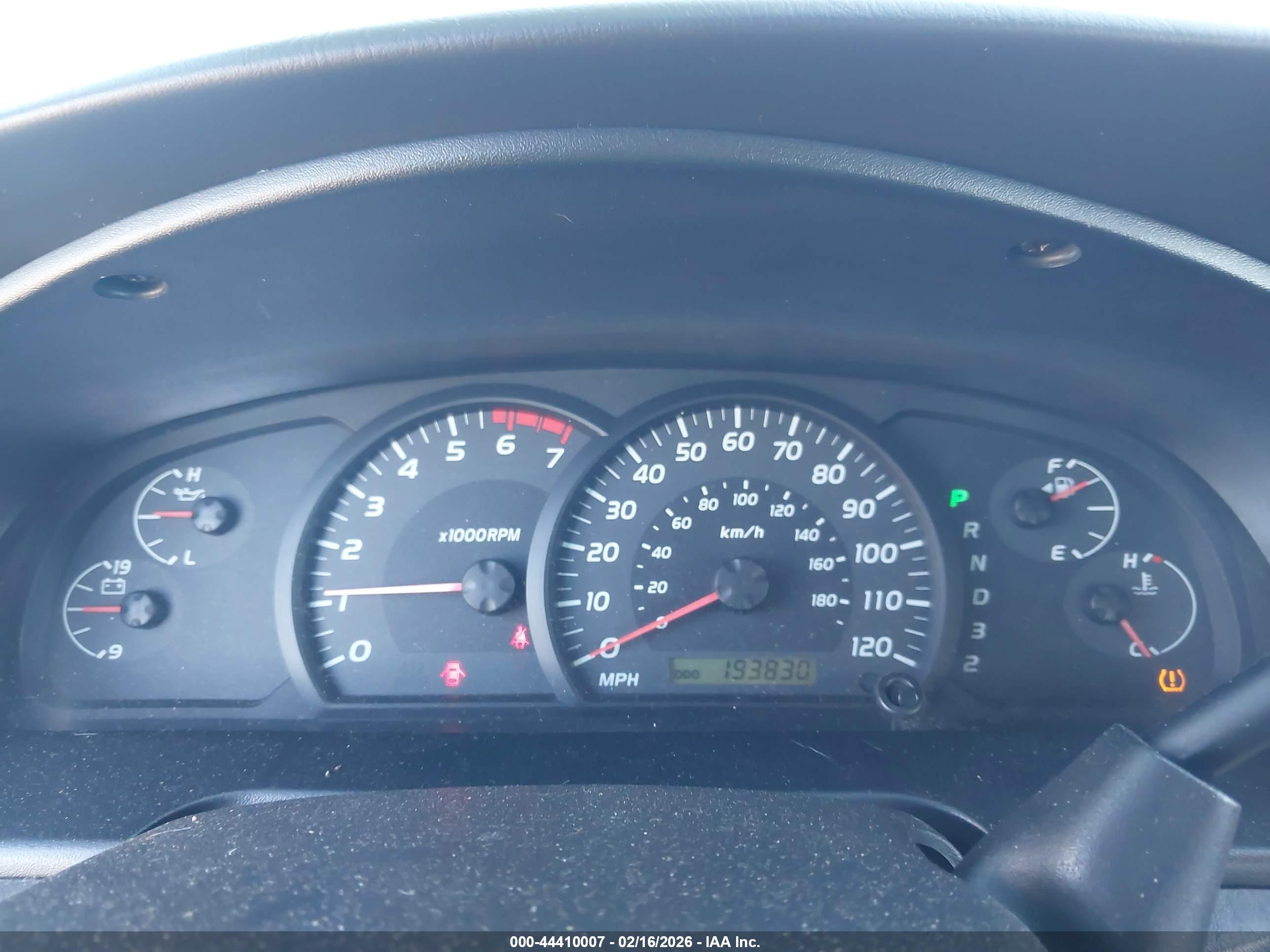 TOYOTA TUNDRA image 7