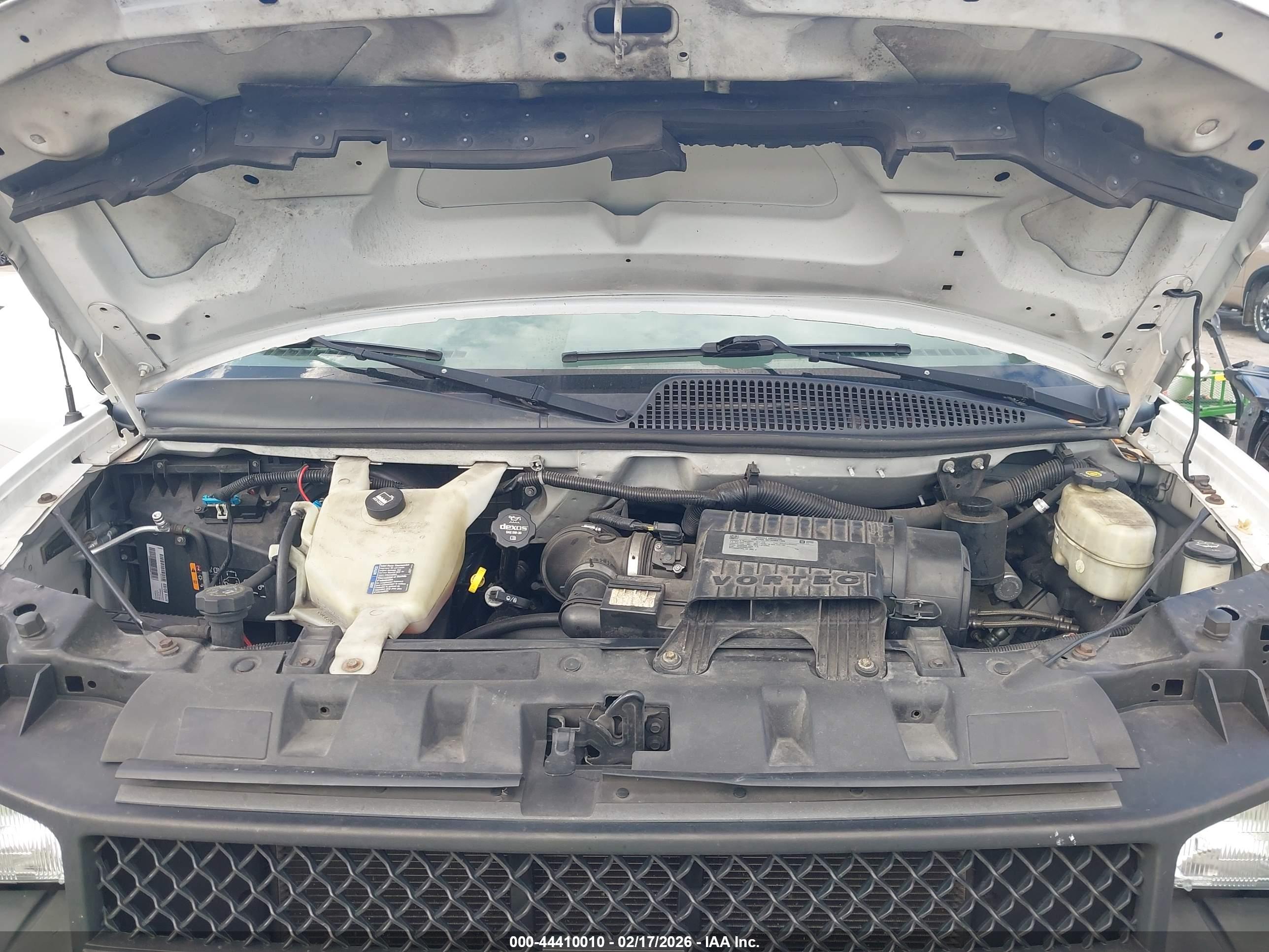 CHEVROLET EXPRESS image 10