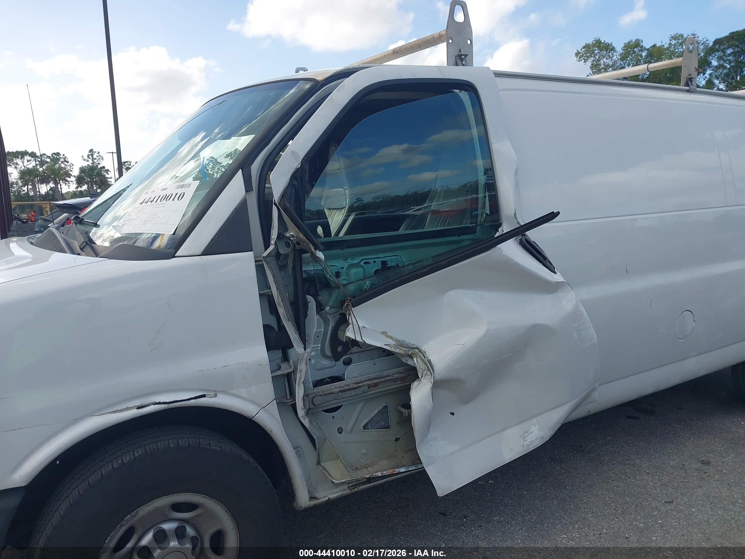 CHEVROLET EXPRESS image 6
