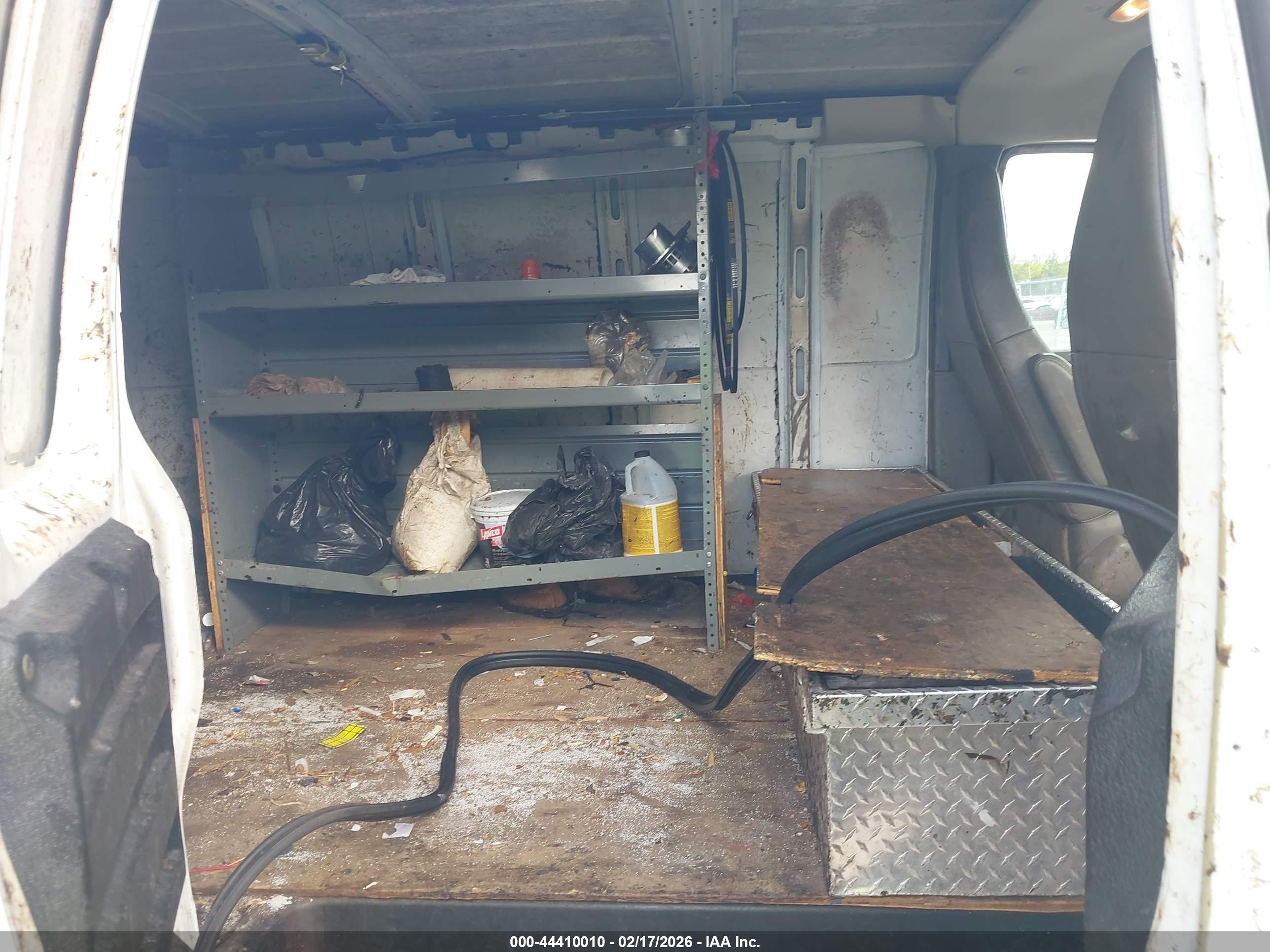 CHEVROLET EXPRESS image 8