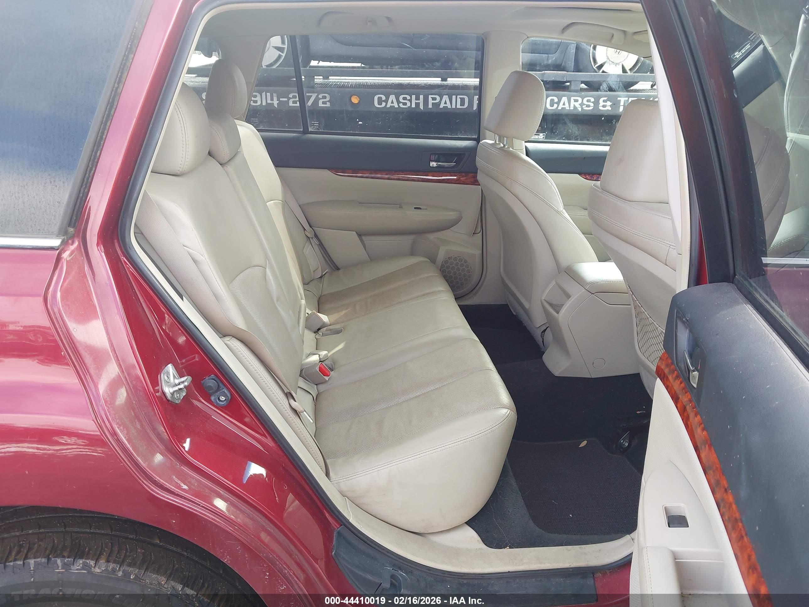 SUBARU OUTBACK image 8