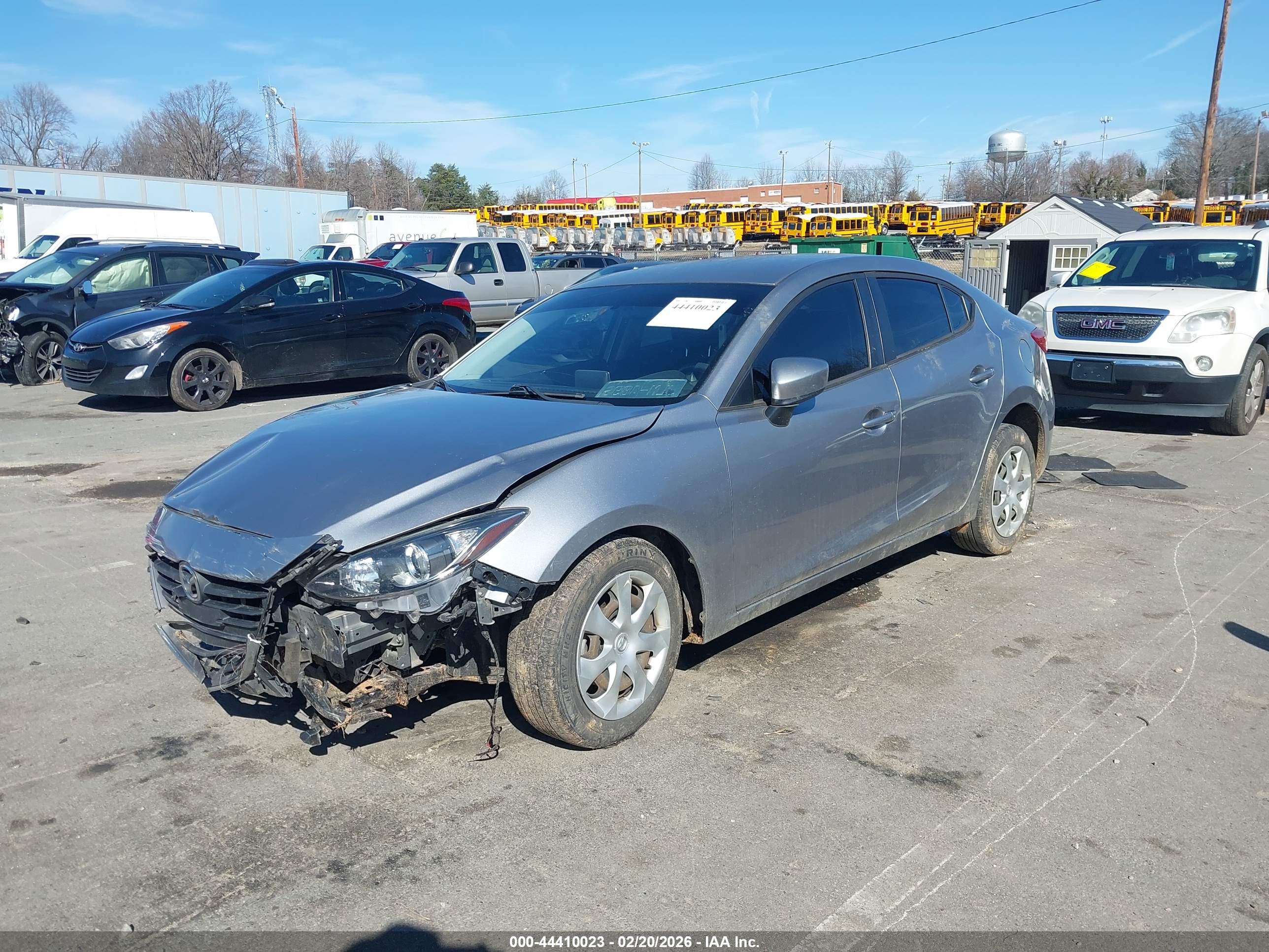 MAZDA MAZDA3 image 2