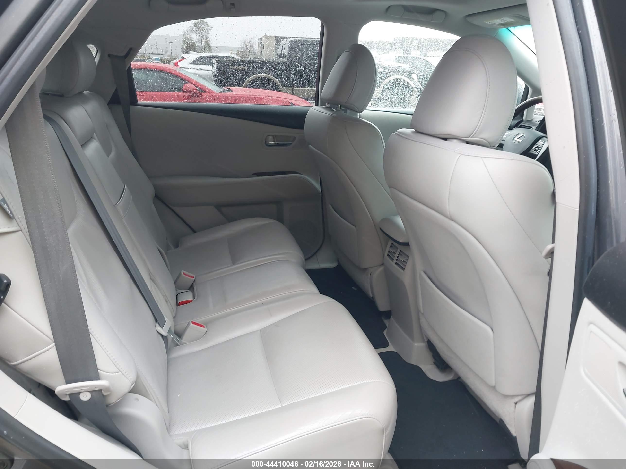 LEXUS RX image 8