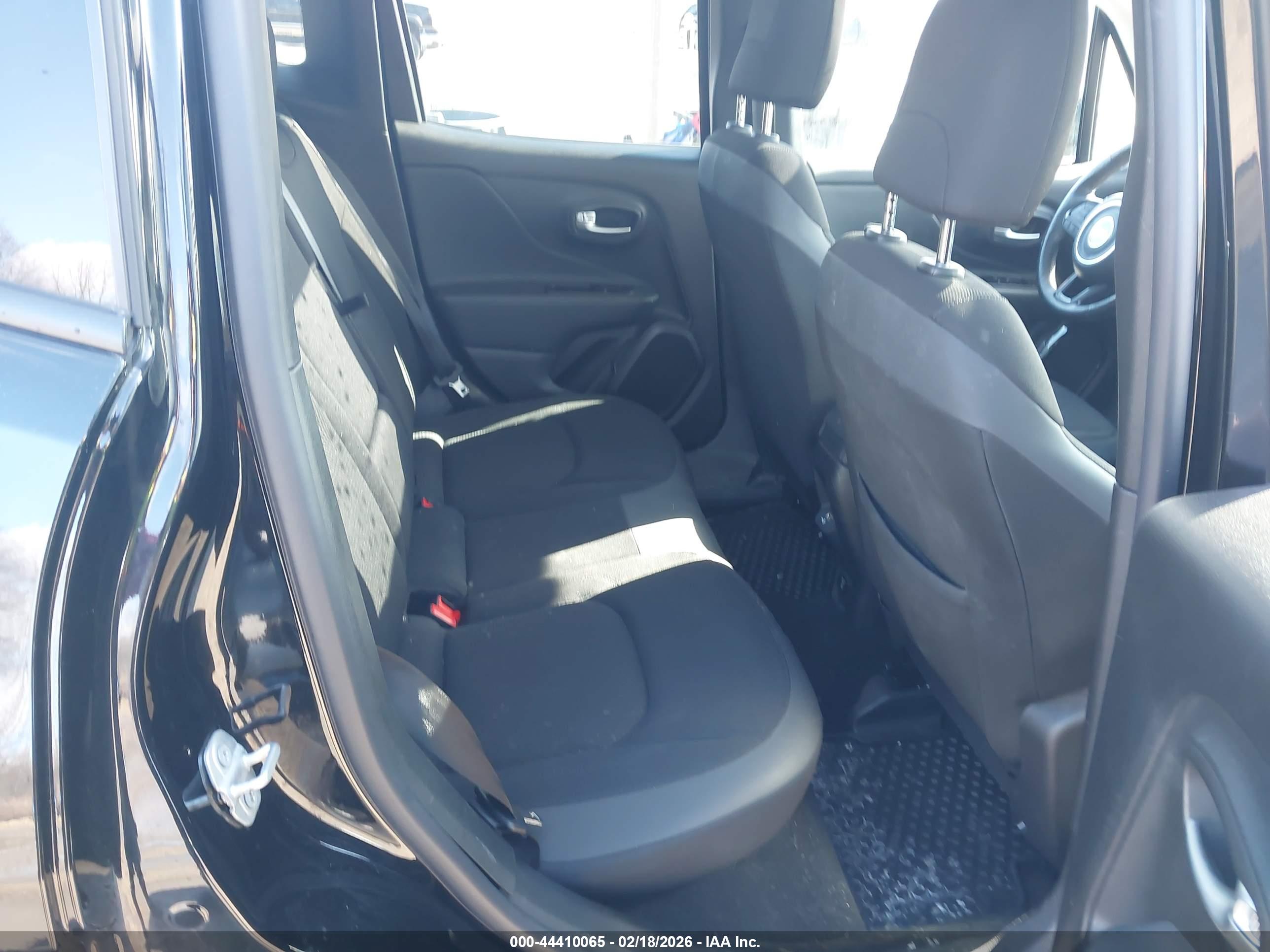 JEEP RENEGADE image 8