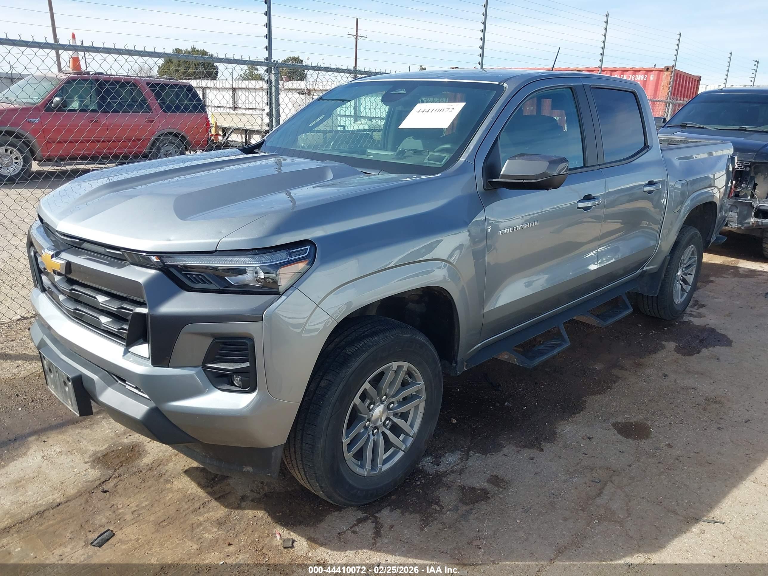 CHEVROLET COLORADO image 2
