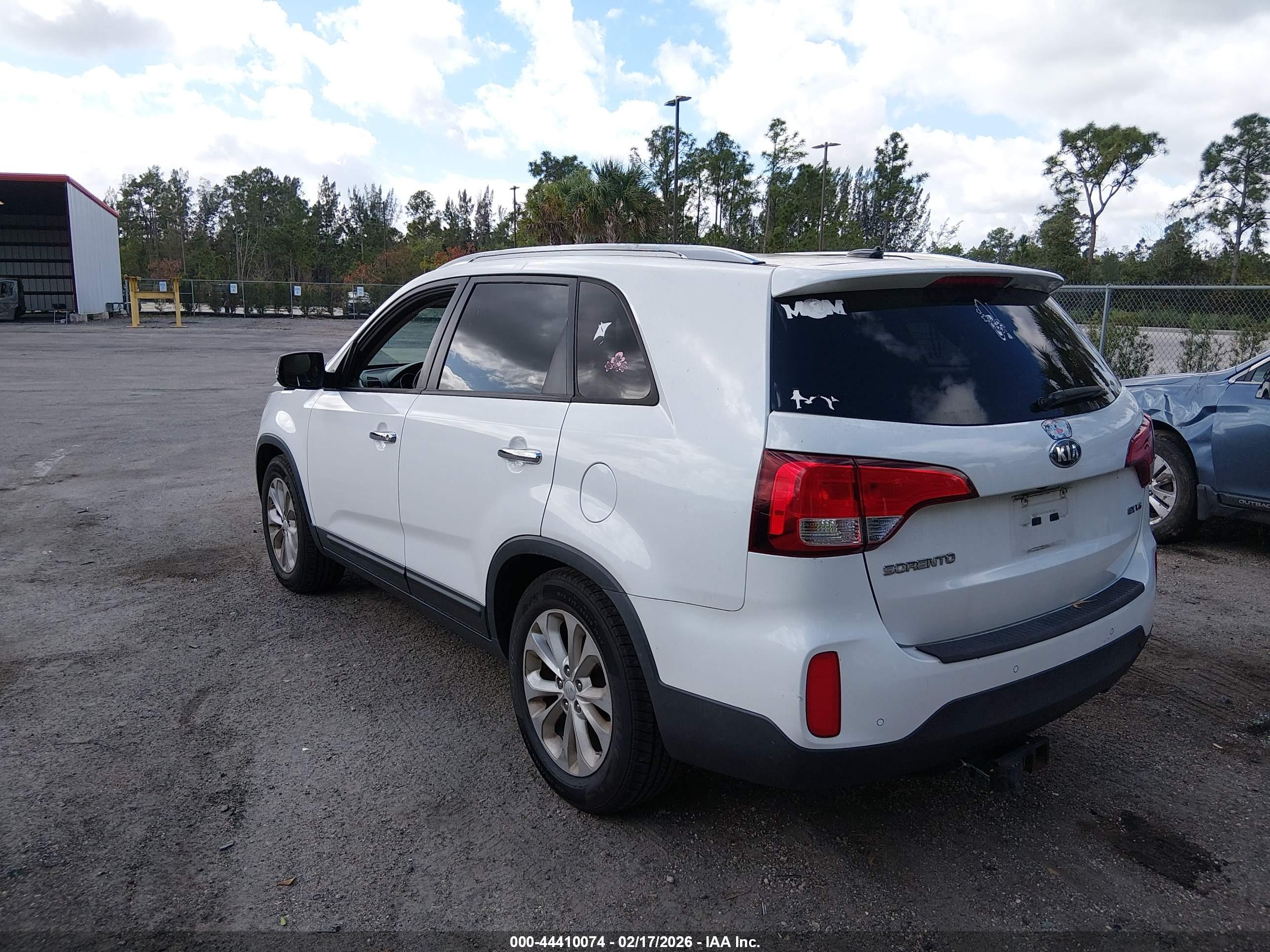KIA SORENTO image 3