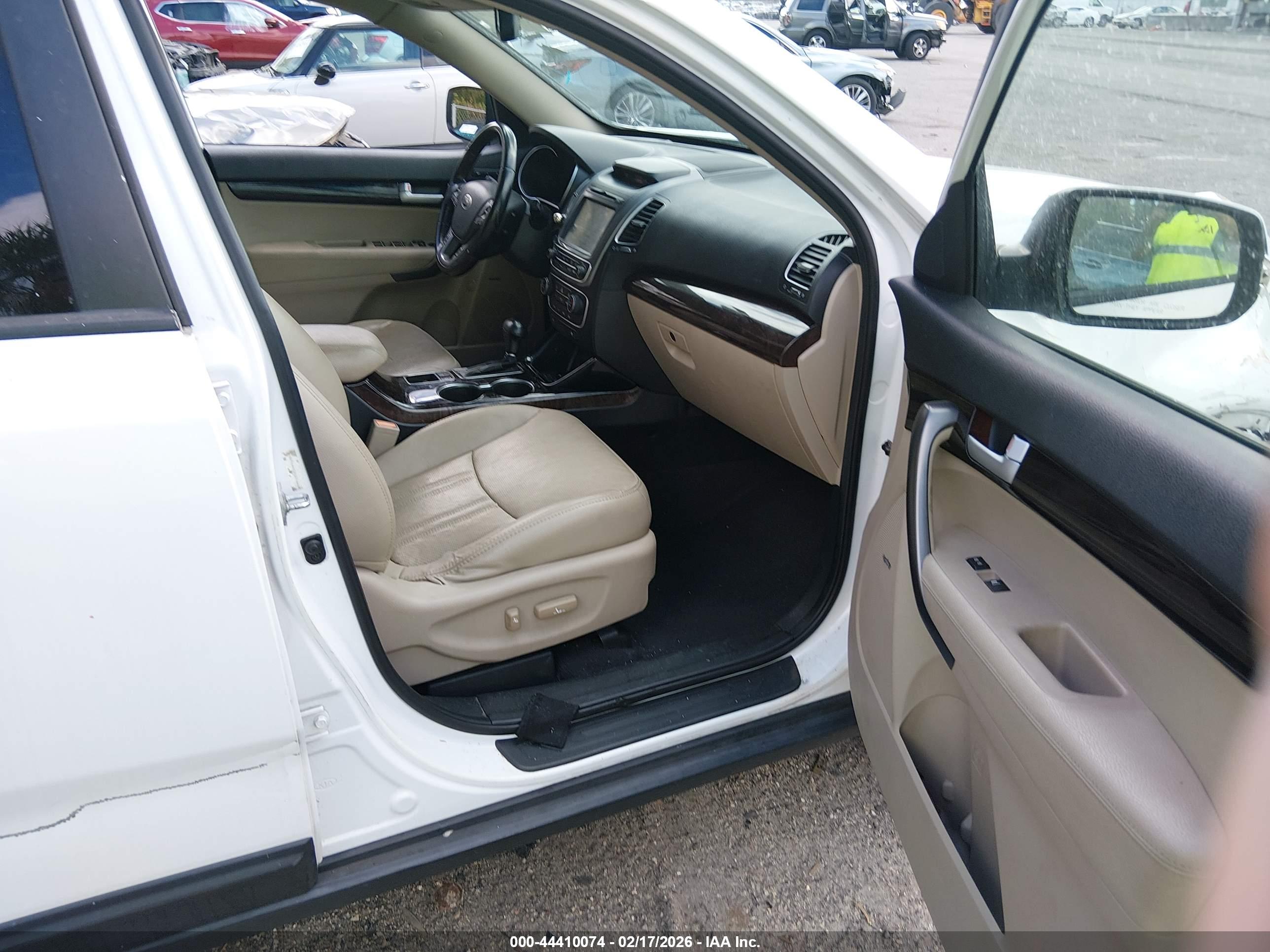 KIA SORENTO image 5
