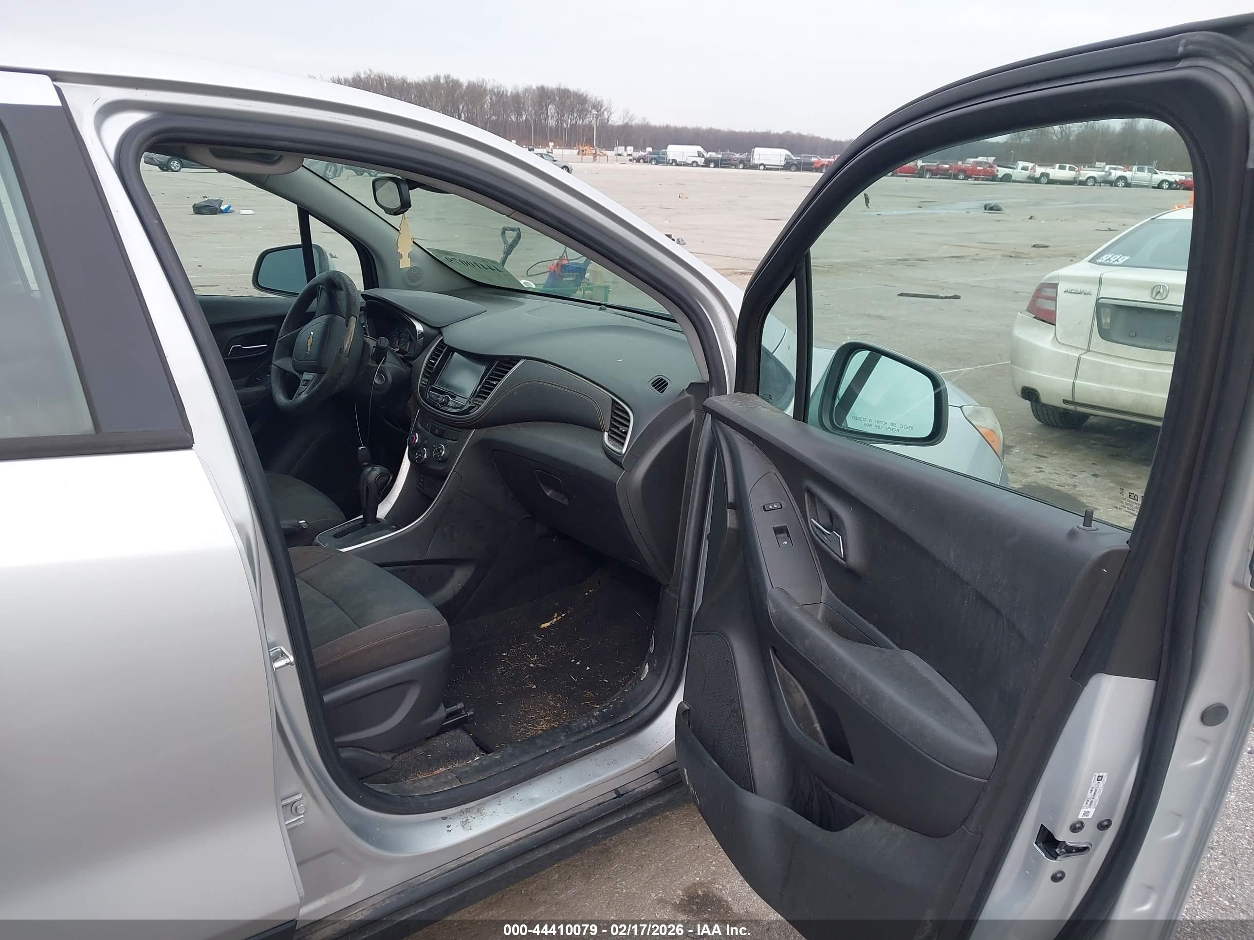 CHEVROLET TRAX image 5