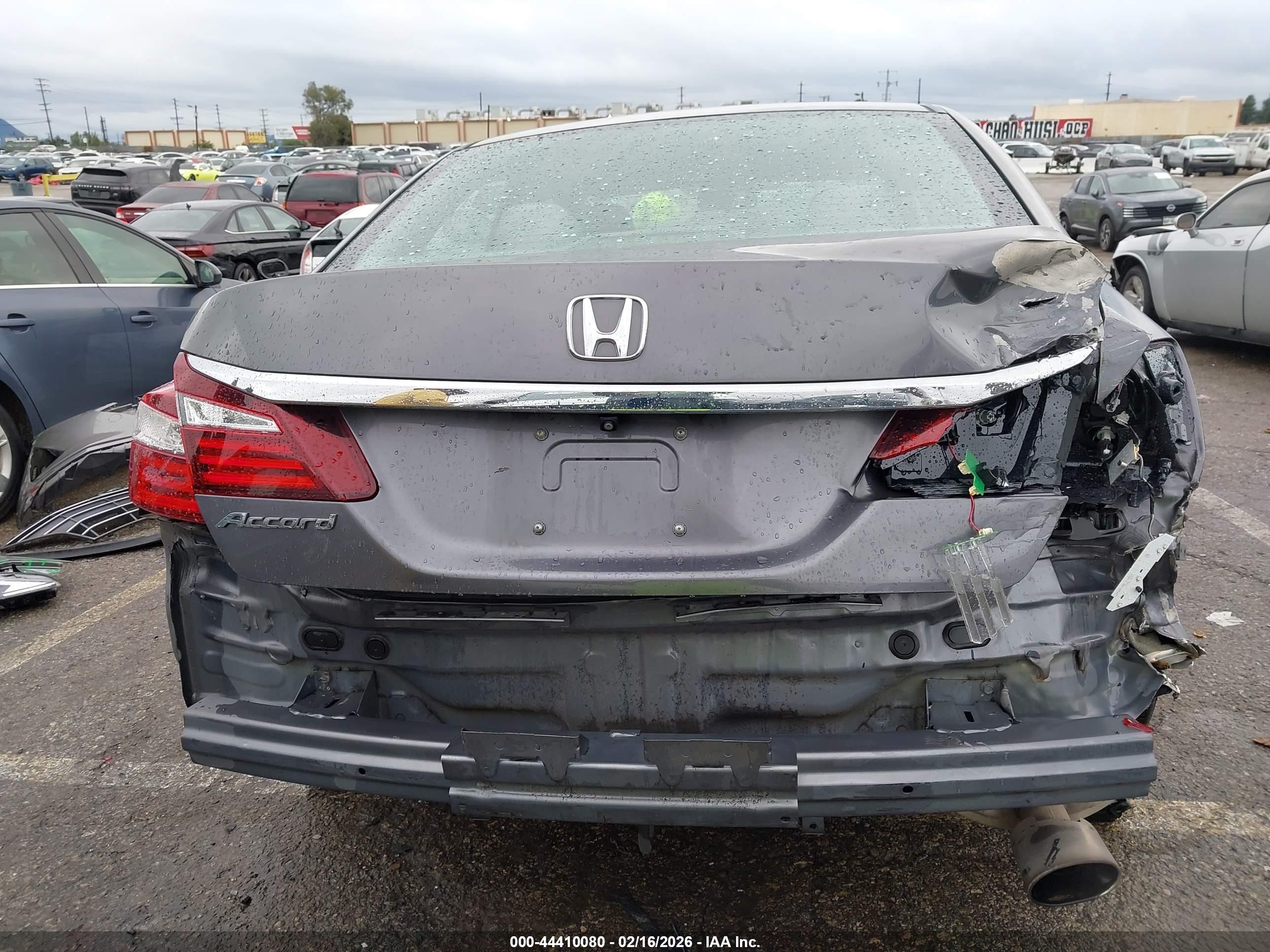 HONDA ACCORD image 6