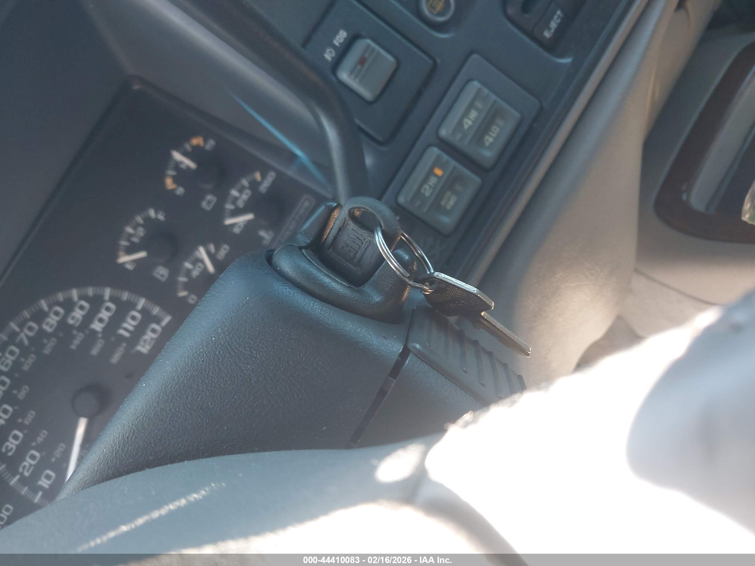 GMC YUKON image 11