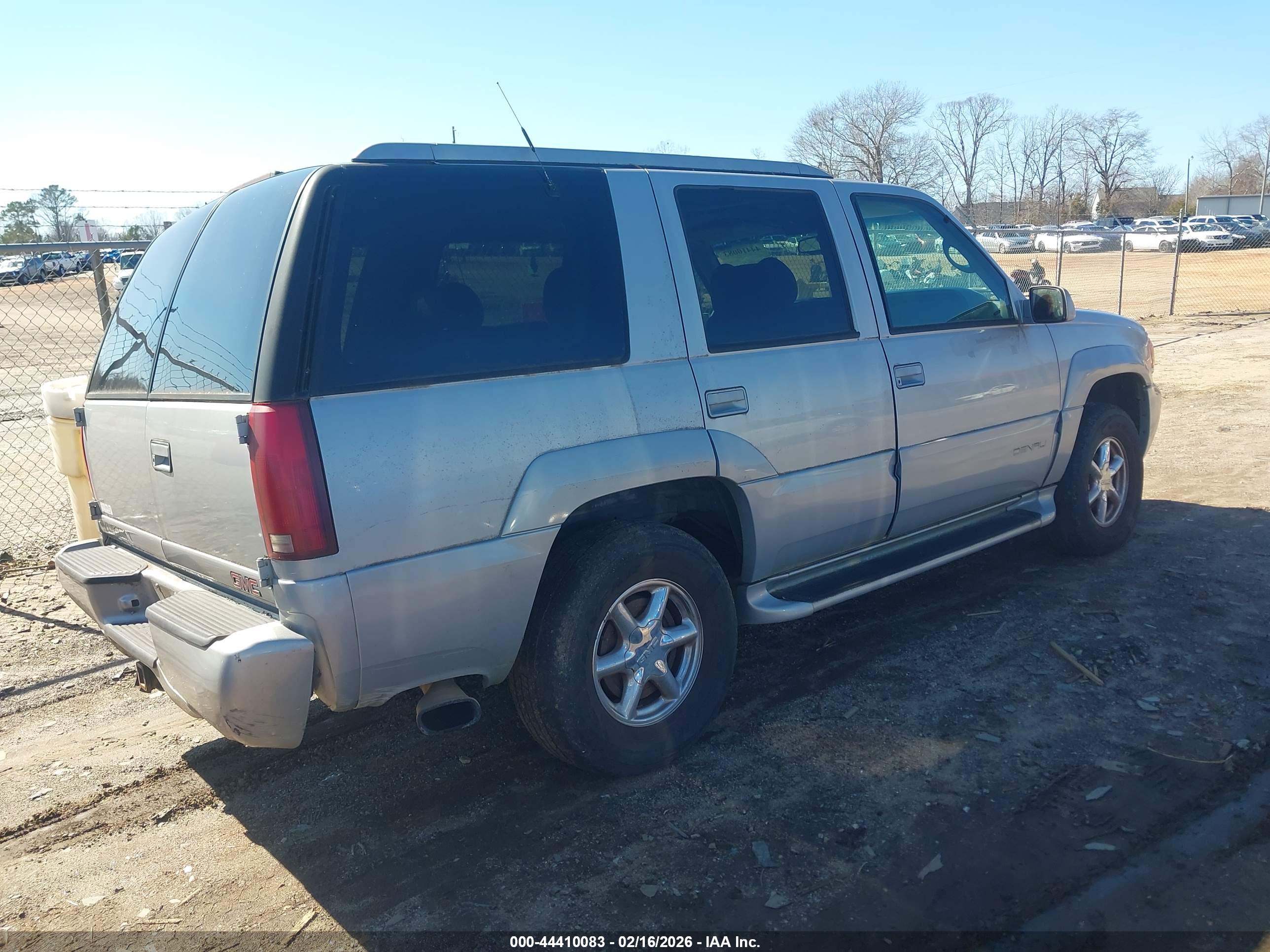 GMC YUKON image 4