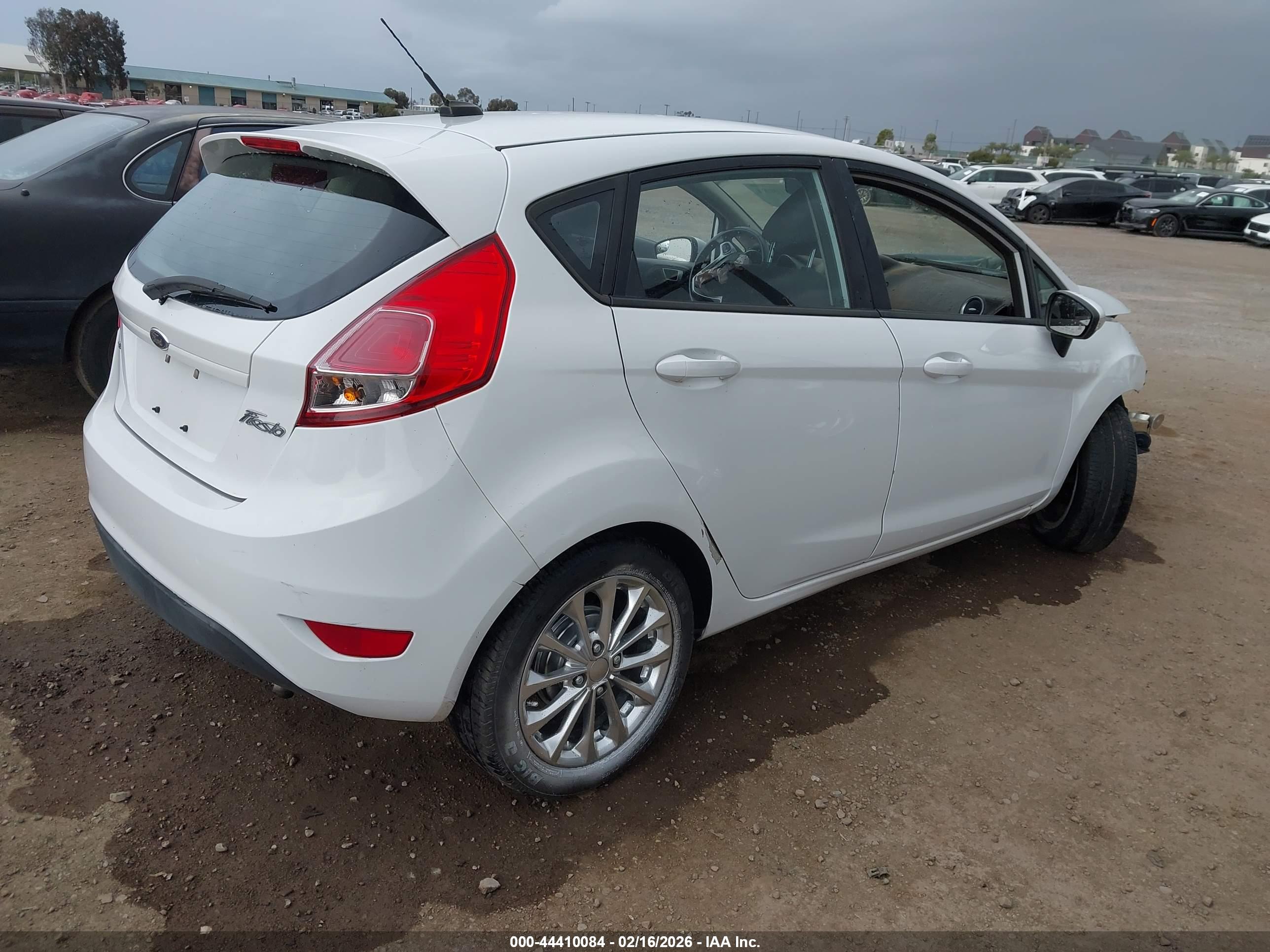FORD FIESTA image 4