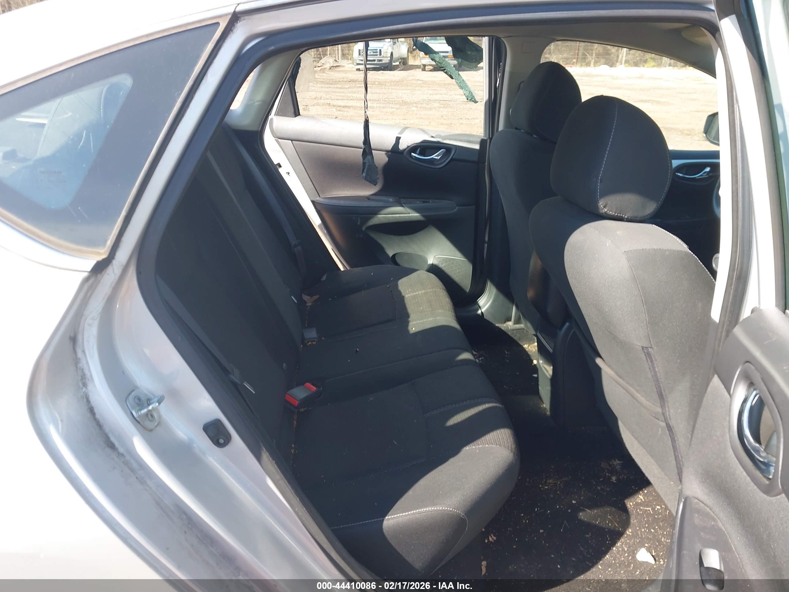 NISSAN SENTRA image 8