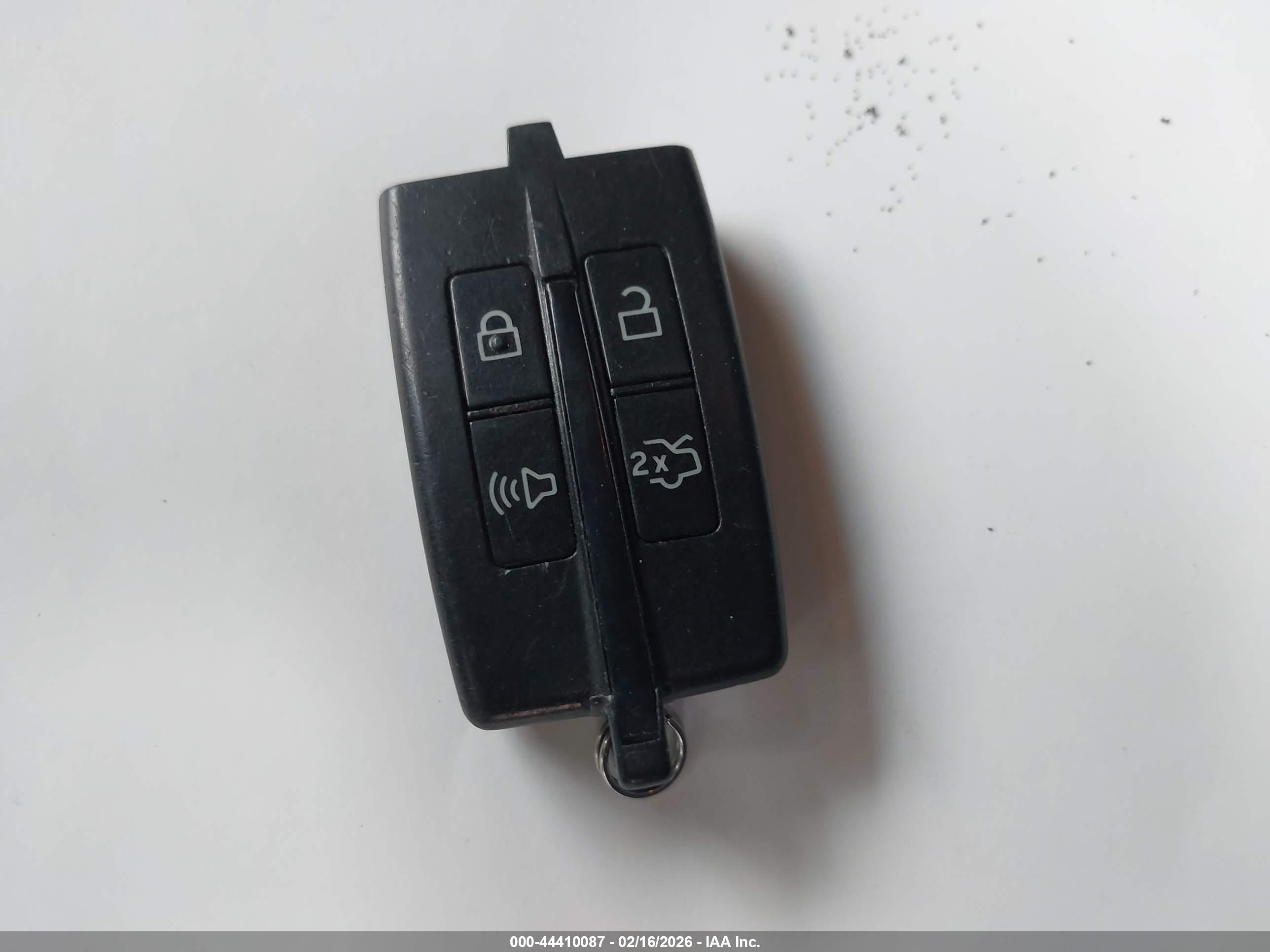 FORD TAURUS image 11