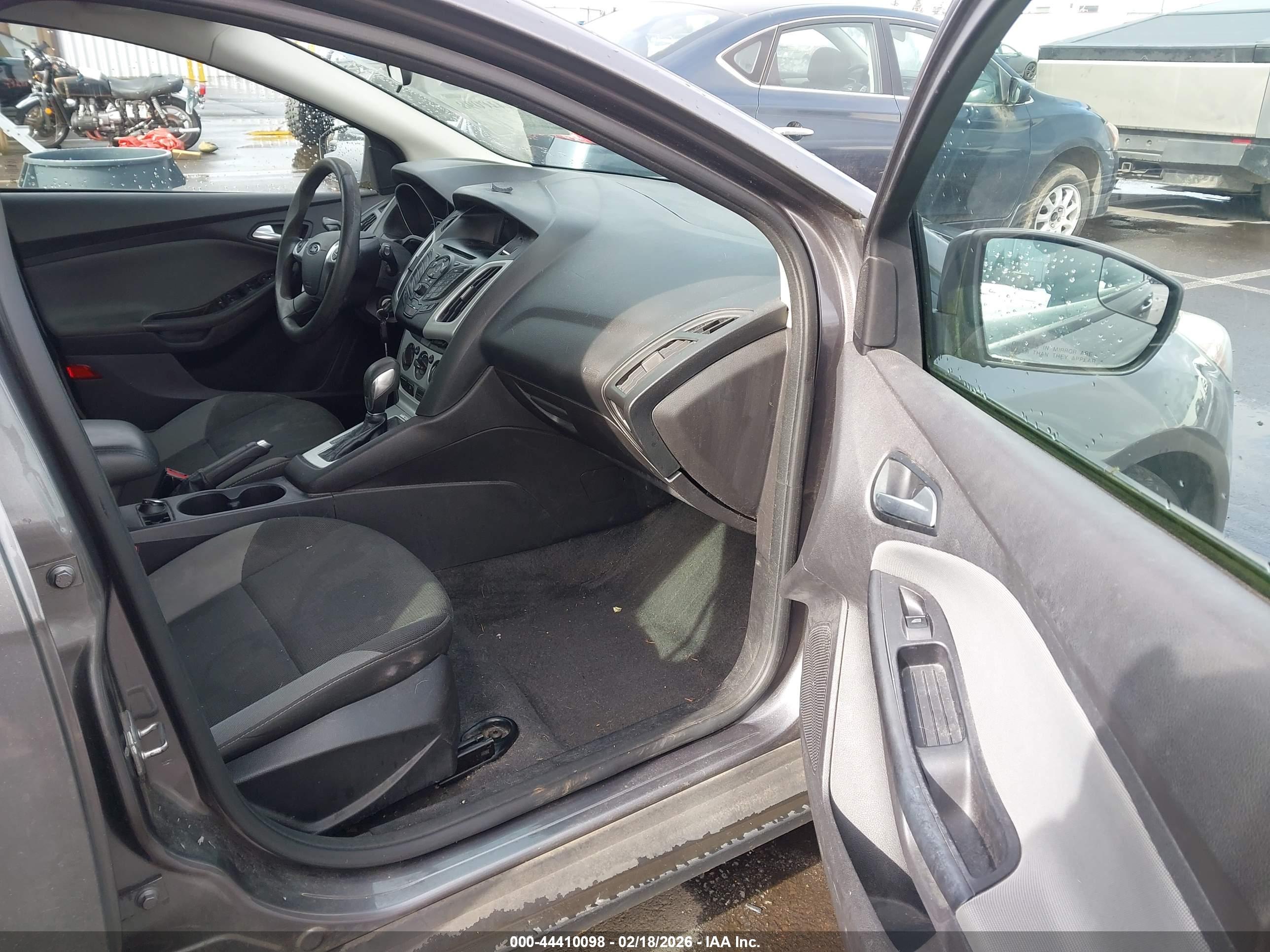 FORD FOCUS image 5