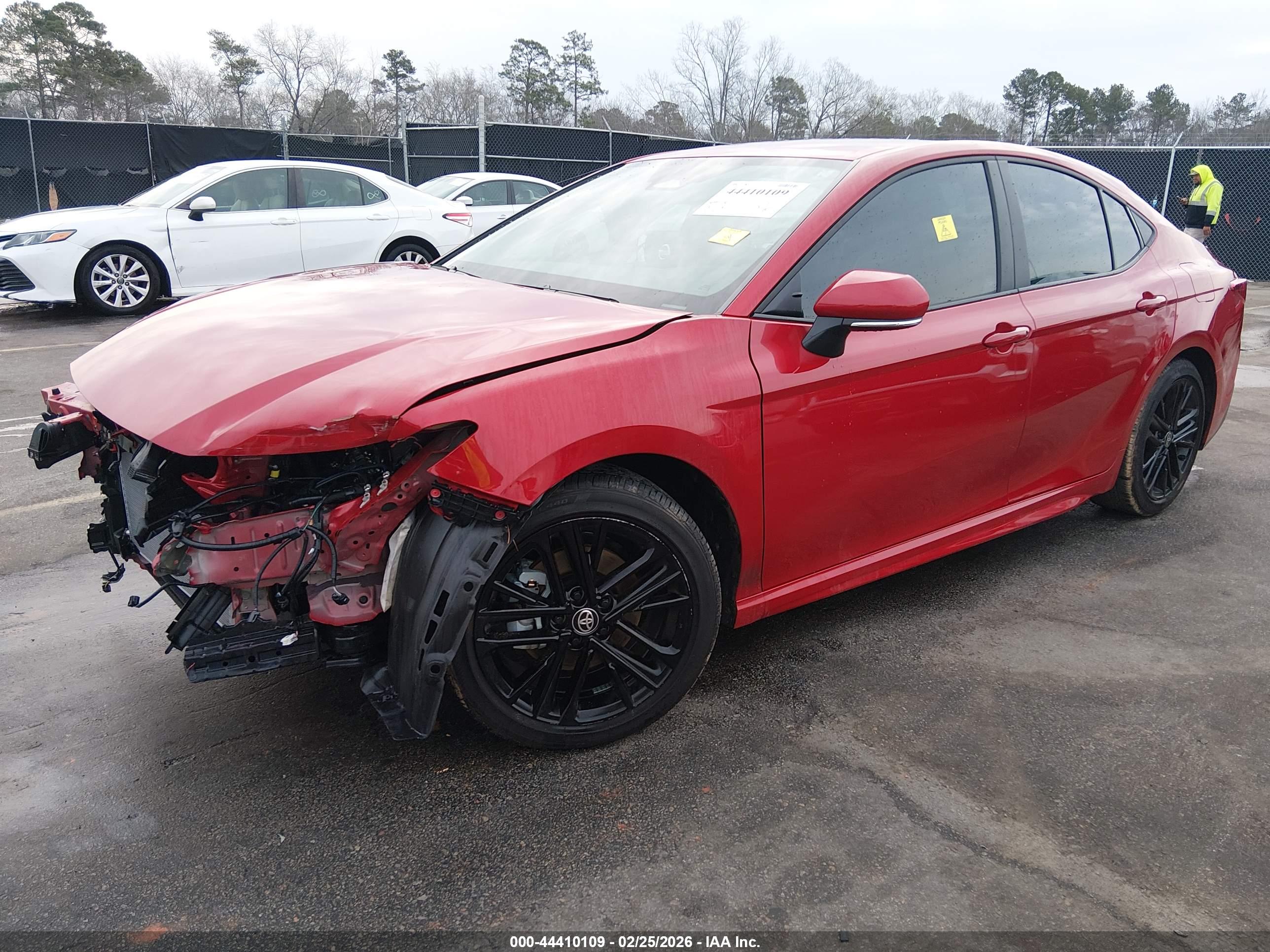 TOYOTA CAMRY image 2