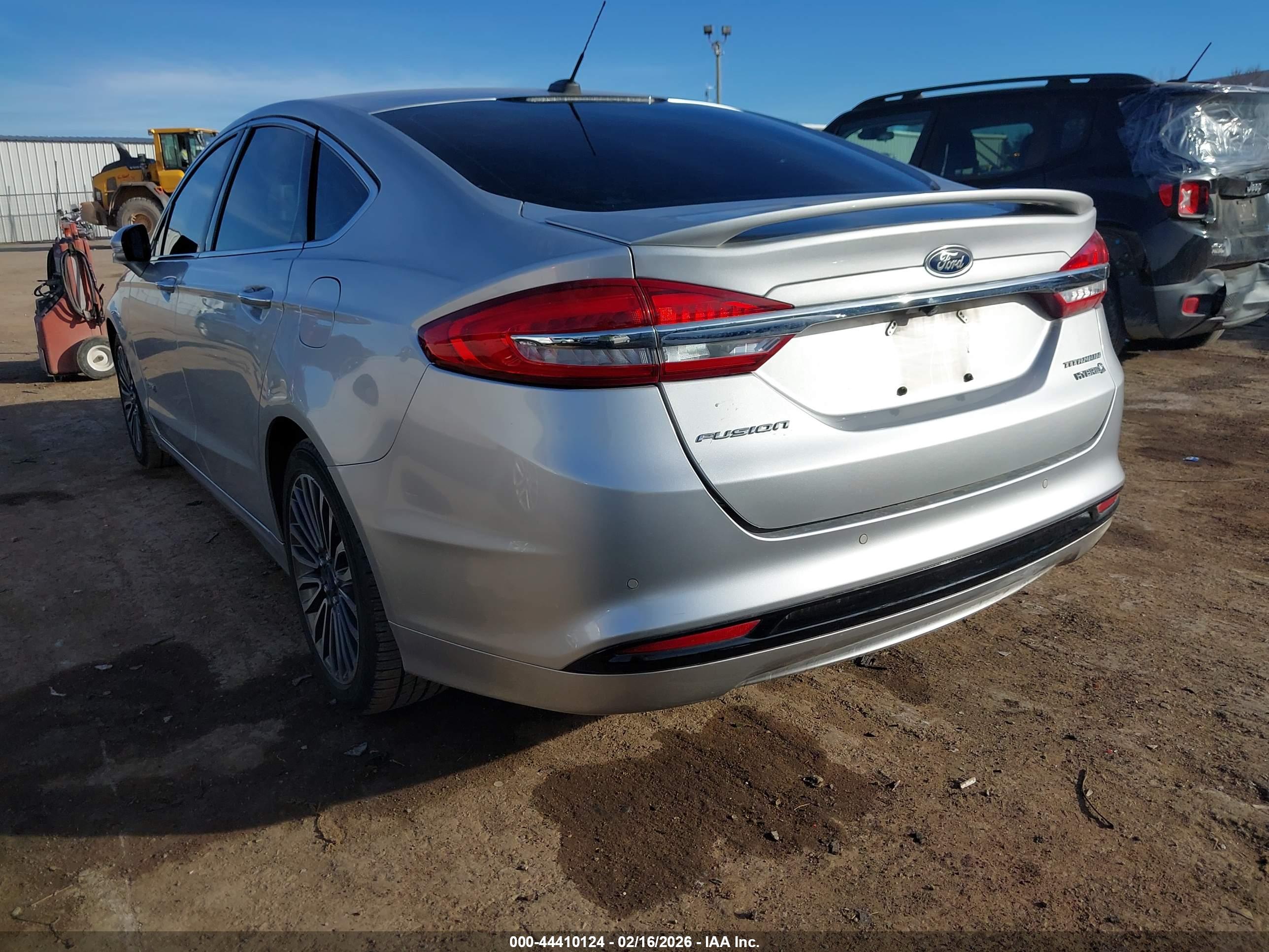 FORD FUSION image 3