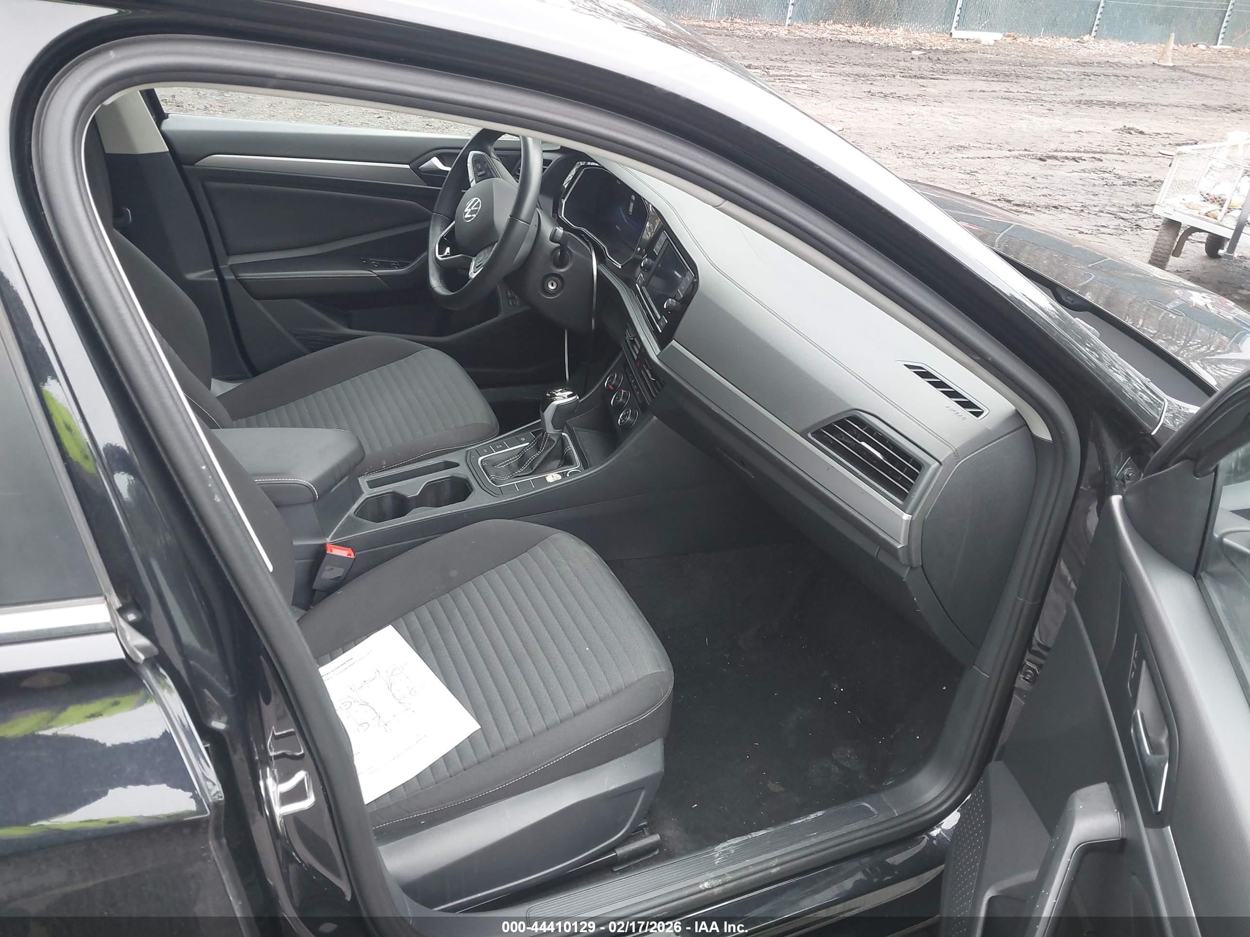 VOLKSWAGEN JETTA image 5