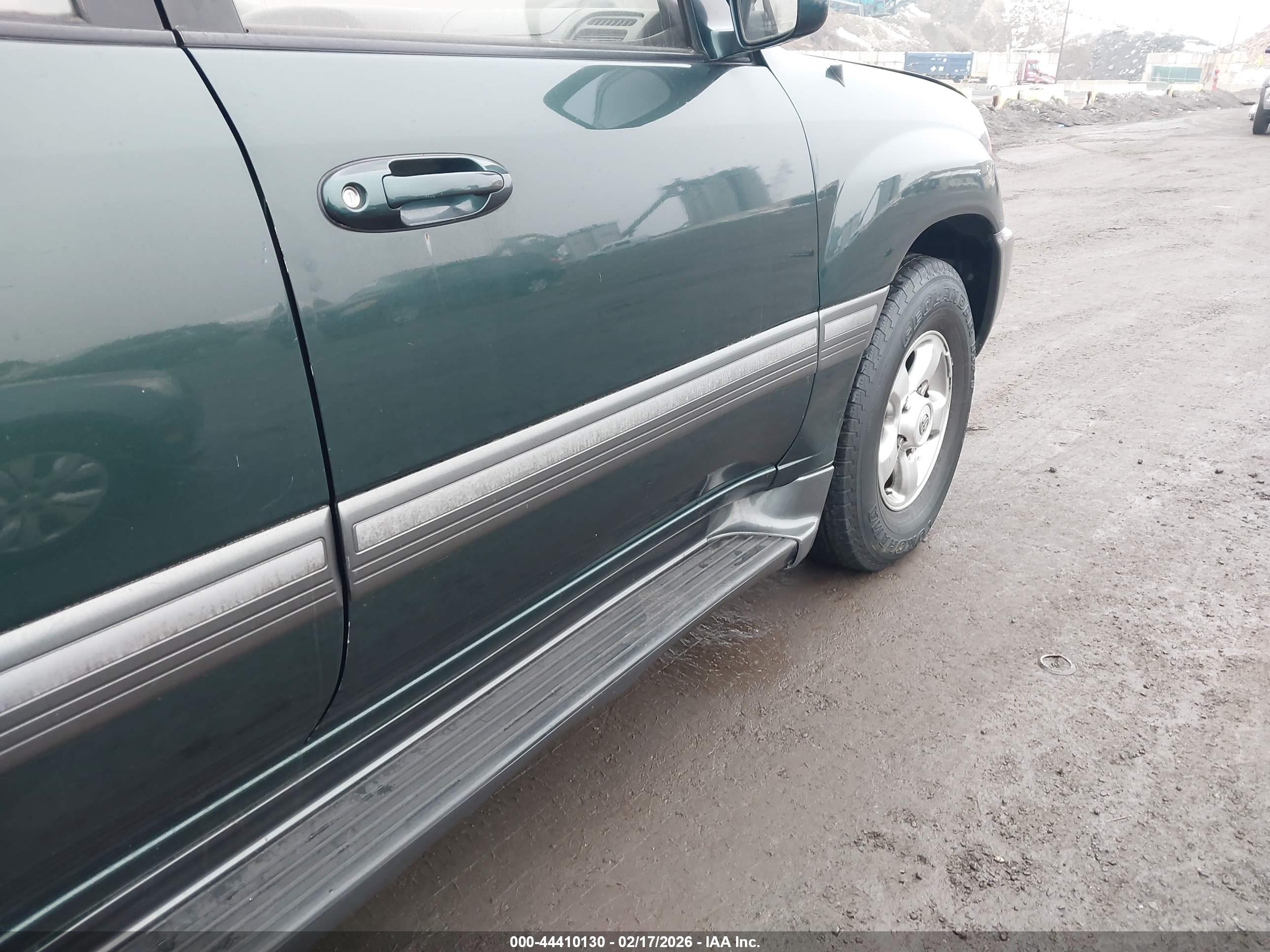 TOYOTA LAND image 6
