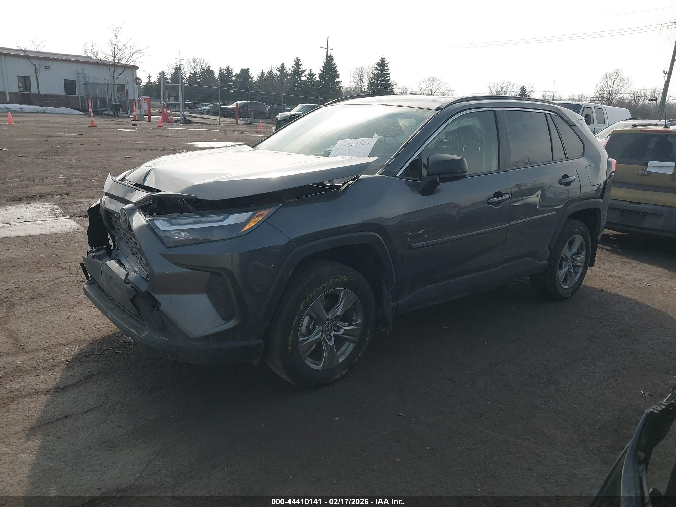 TOYOTA RAV4 image 2