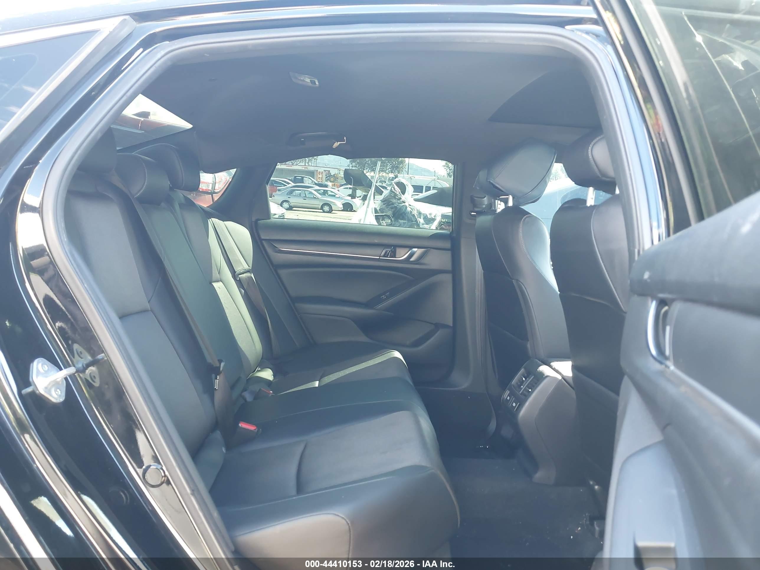 HONDA ACCORD image 8