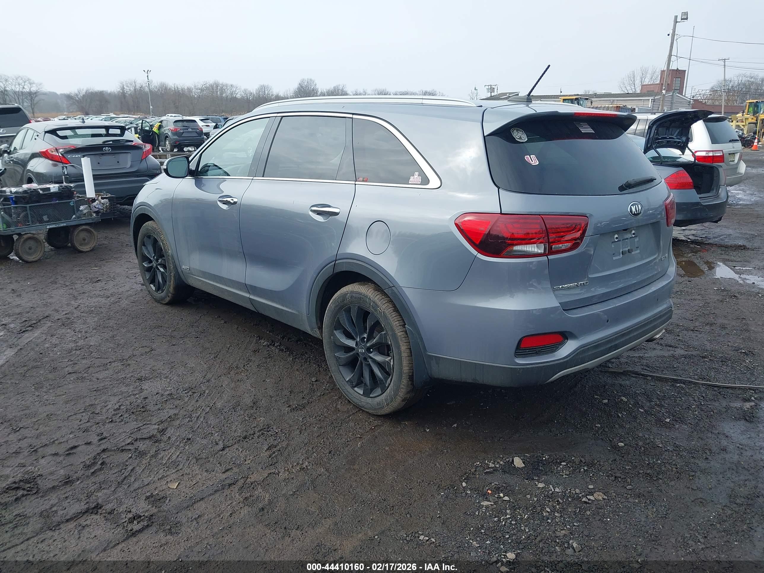 KIA SORENTO image 3