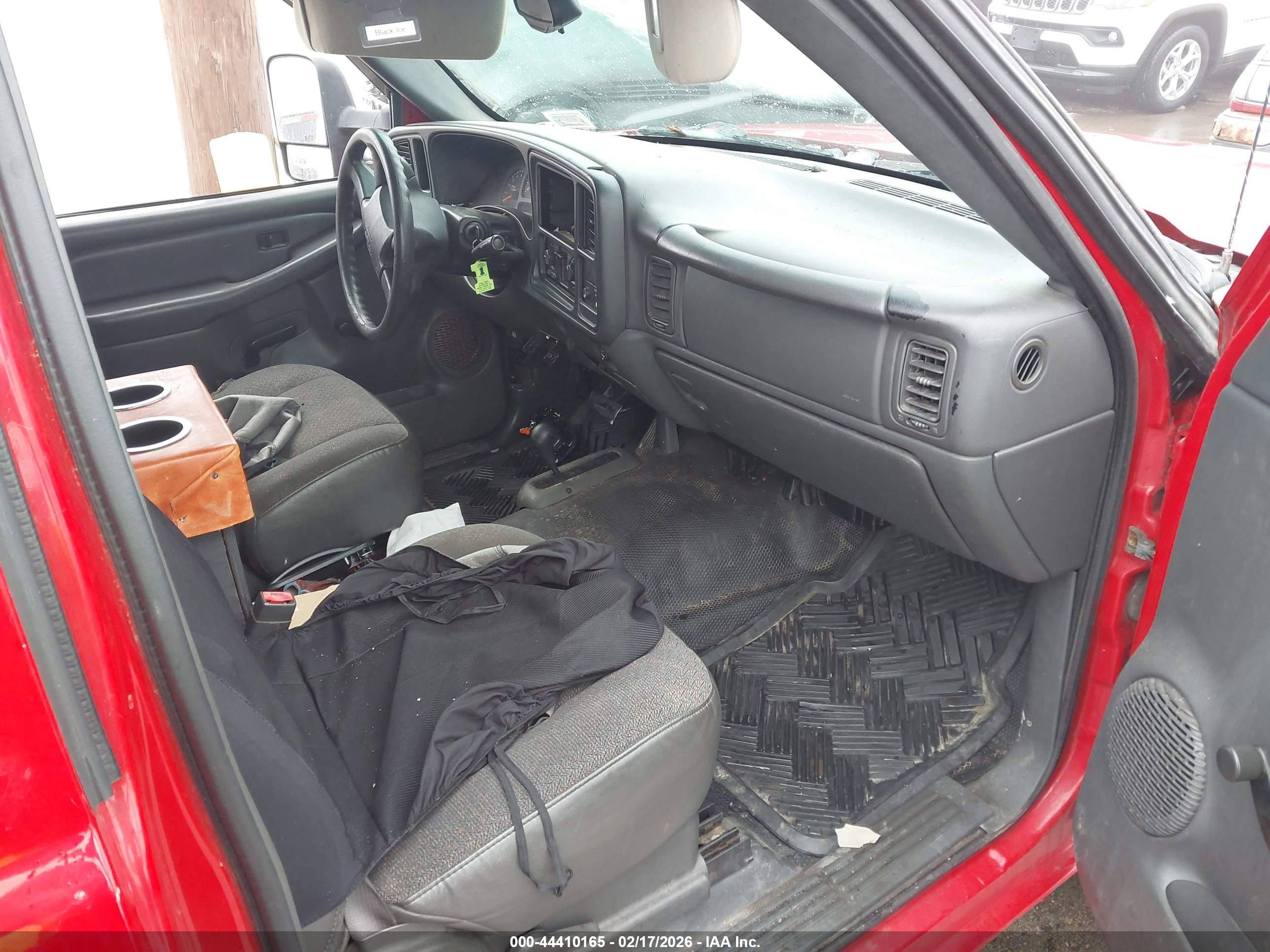 CHEVROLET SILVERADO image 5