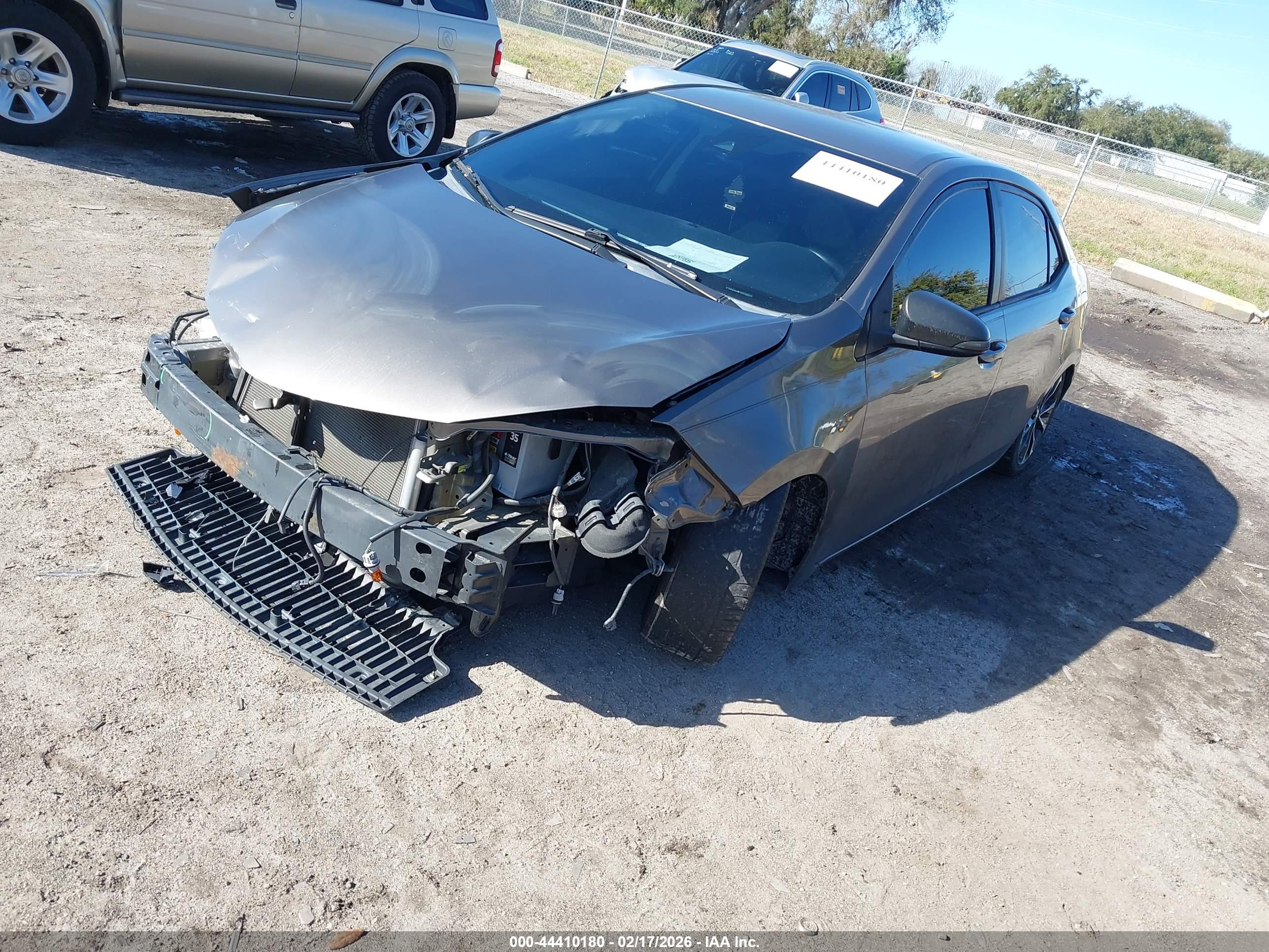 TOYOTA COROLLA image 2
