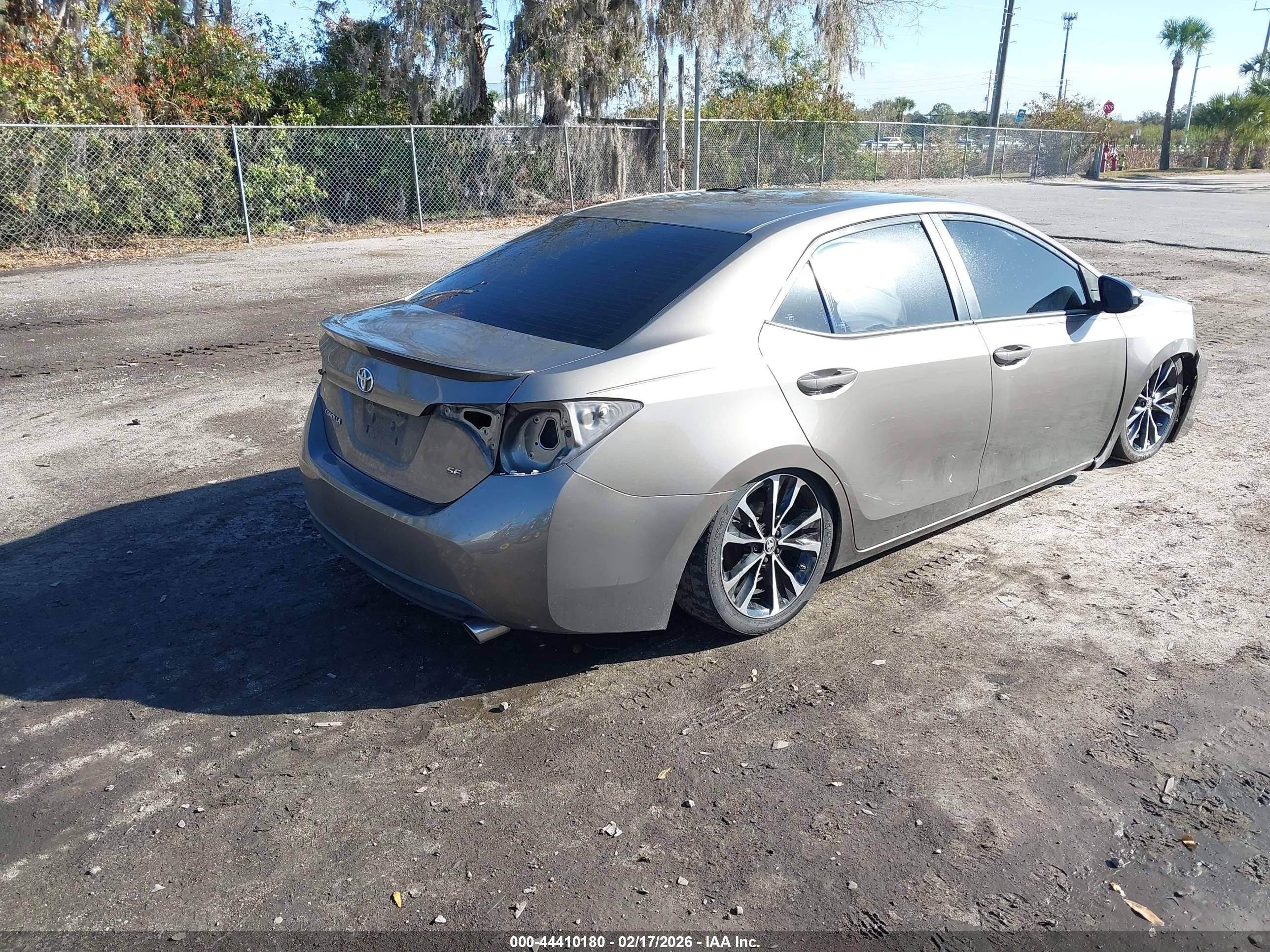 TOYOTA COROLLA image 4