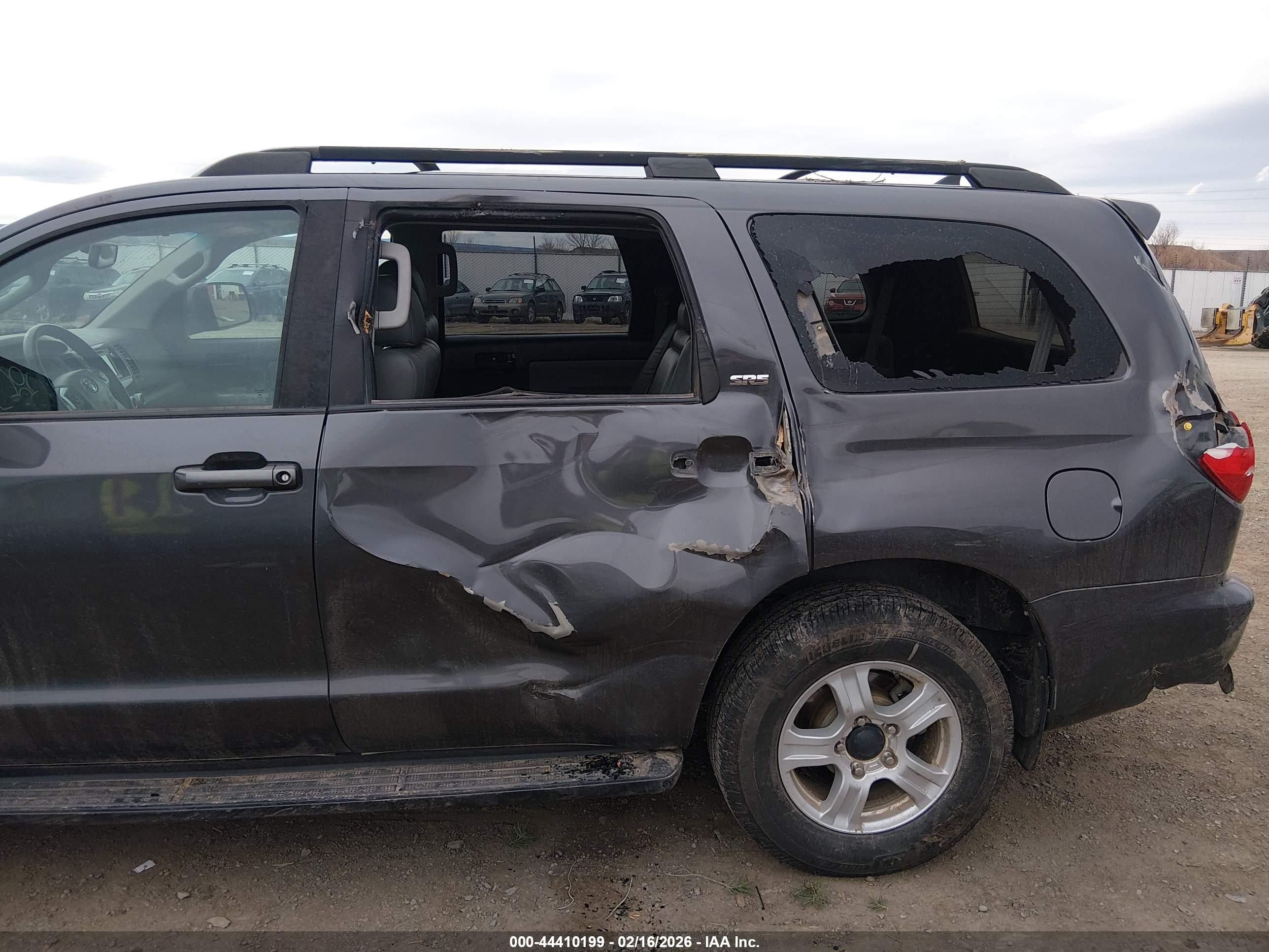 TOYOTA SEQUOIA image 6