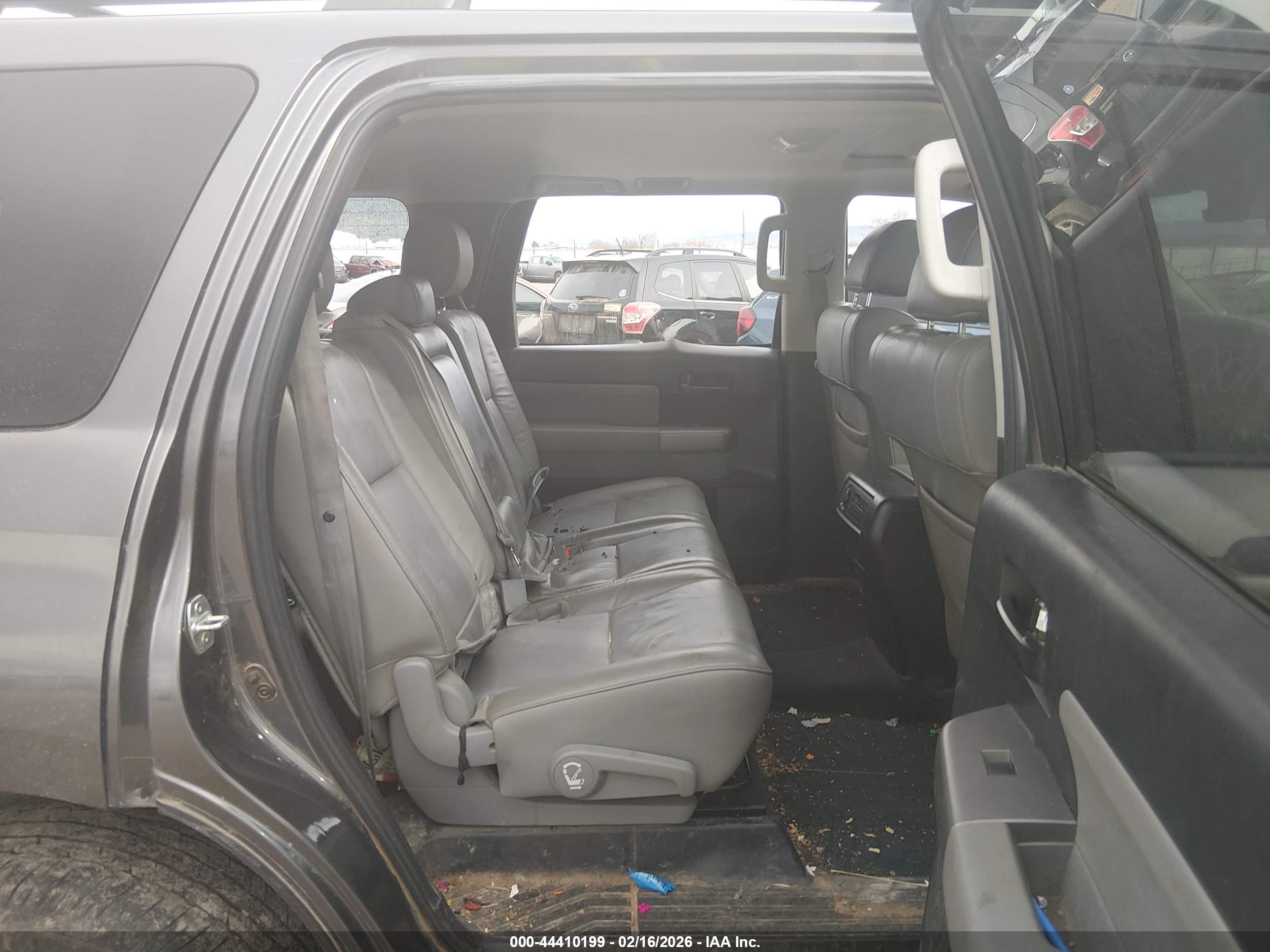 TOYOTA SEQUOIA image 8