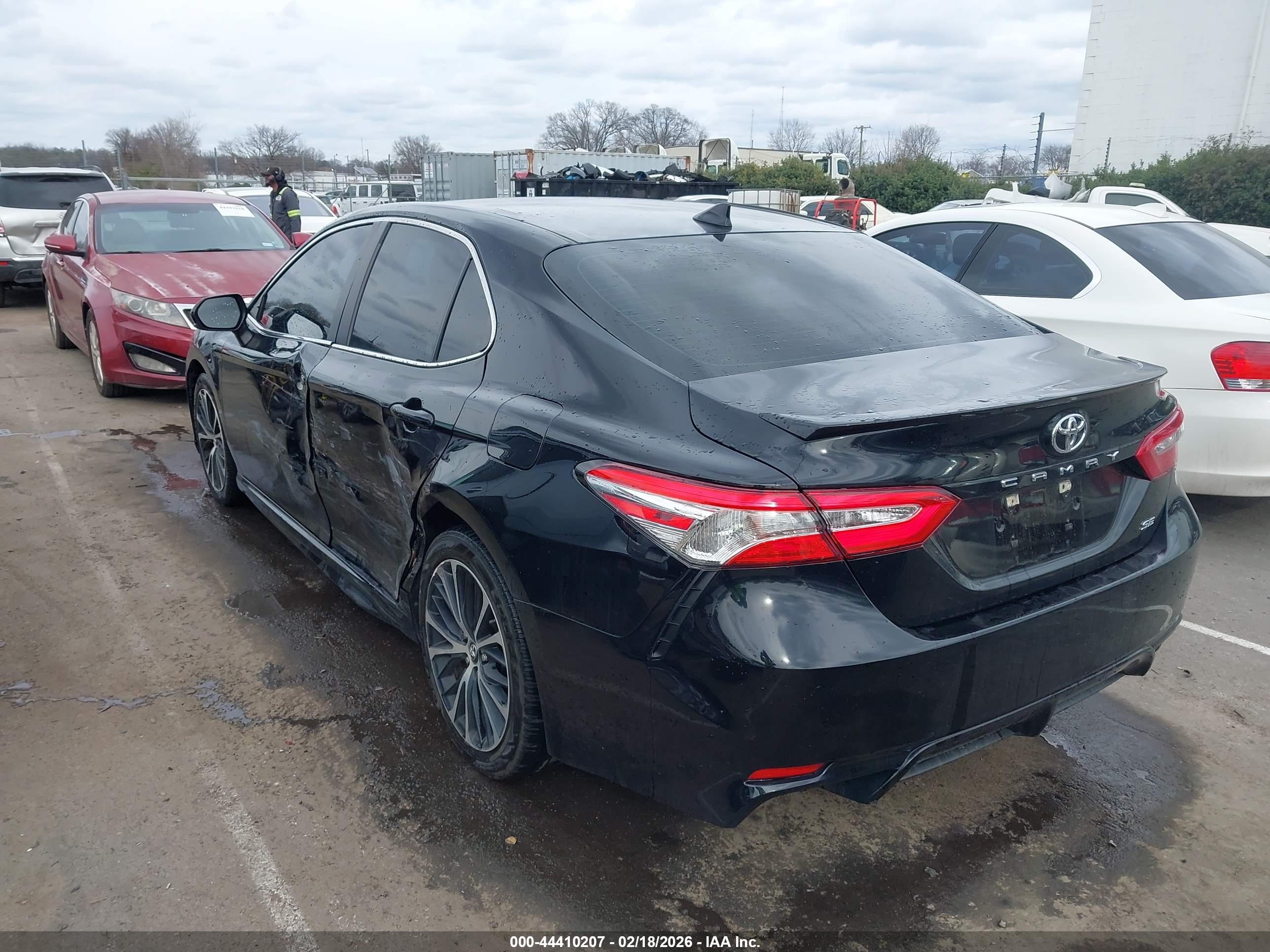 TOYOTA CAMRY image 3