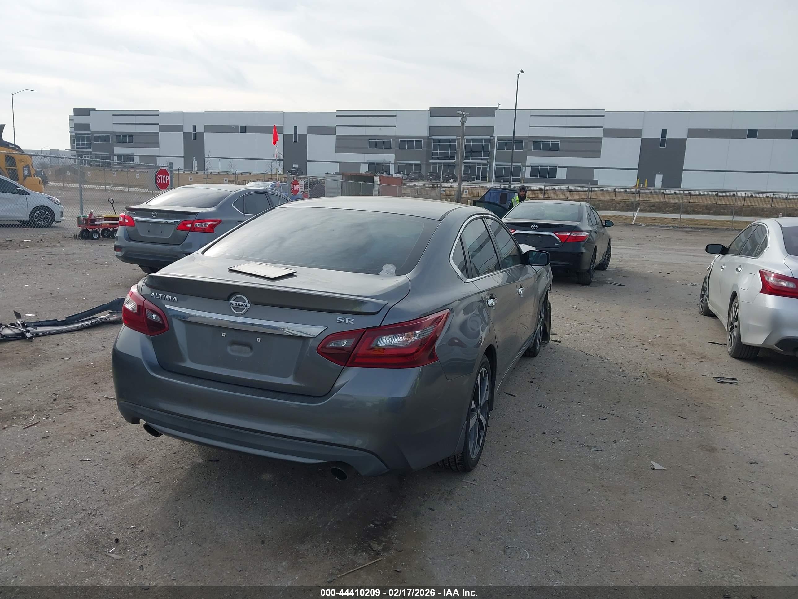 NISSAN ALTIMA image 4