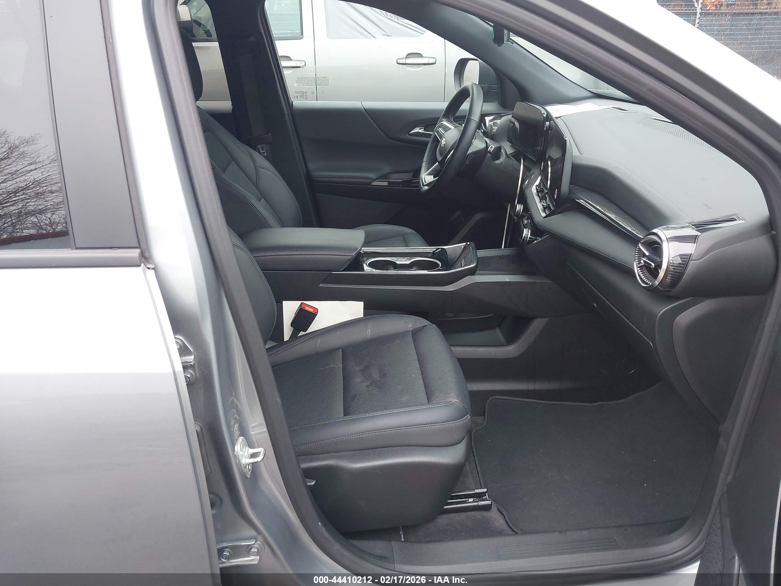 CHEVROLET EQUINOX image 5