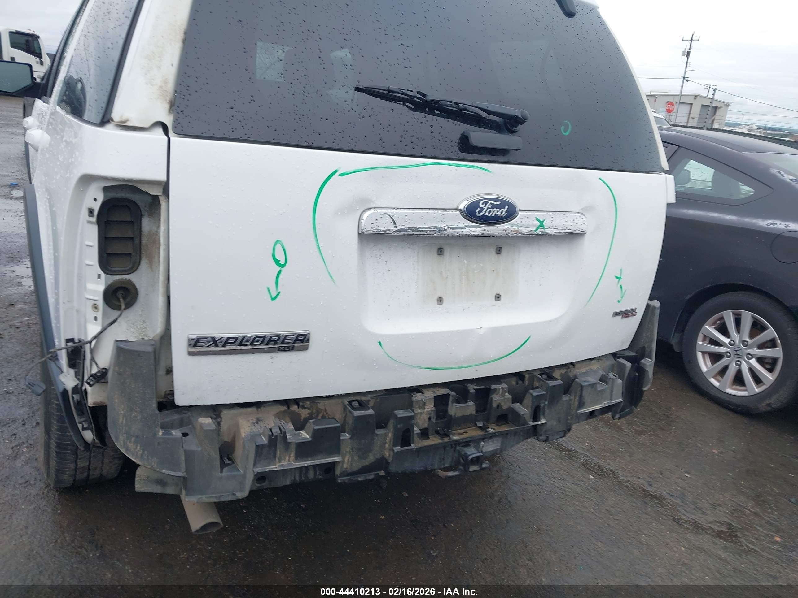 FORD EXPLORER image 6