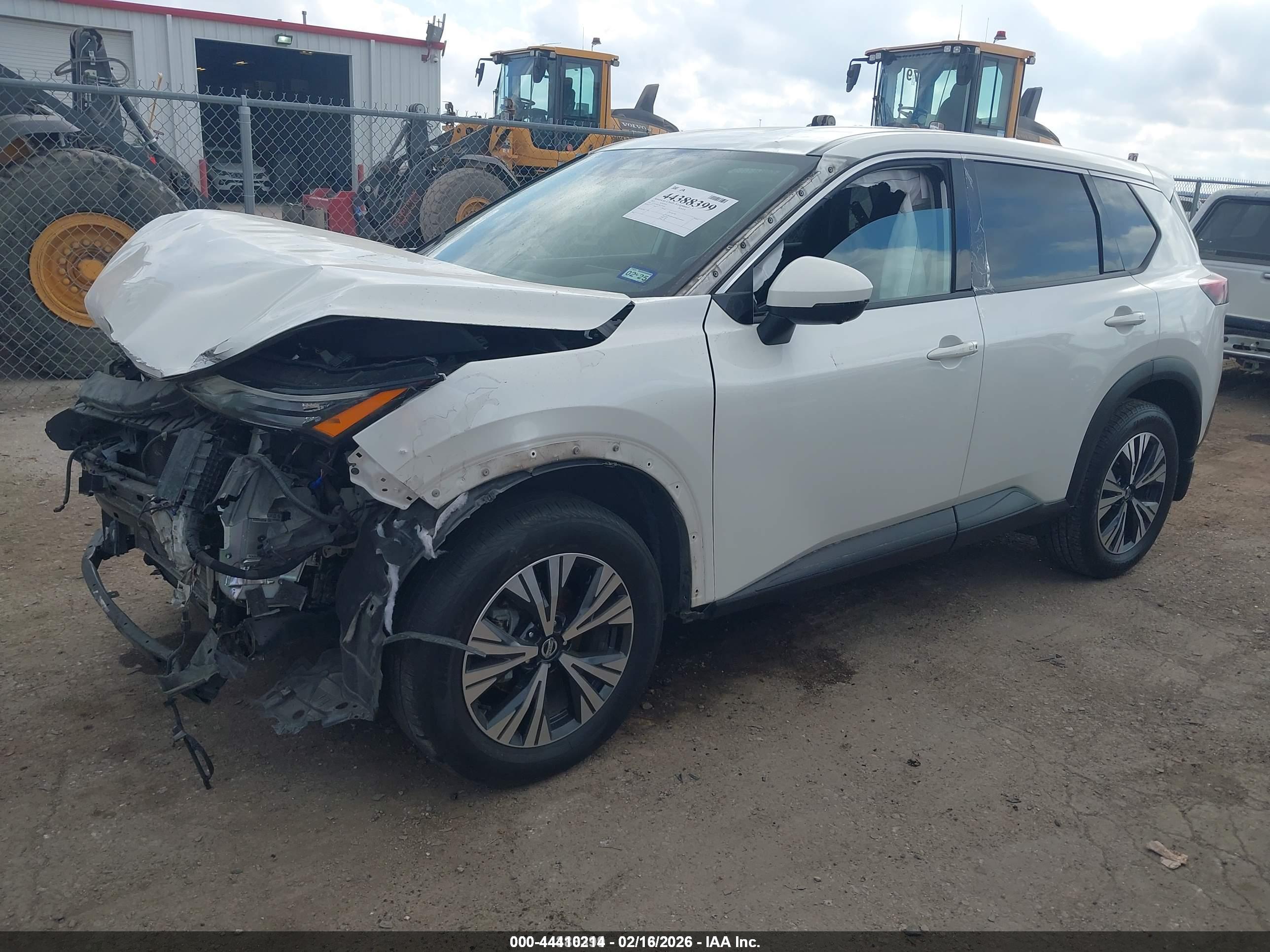 NISSAN ROGUE image 2