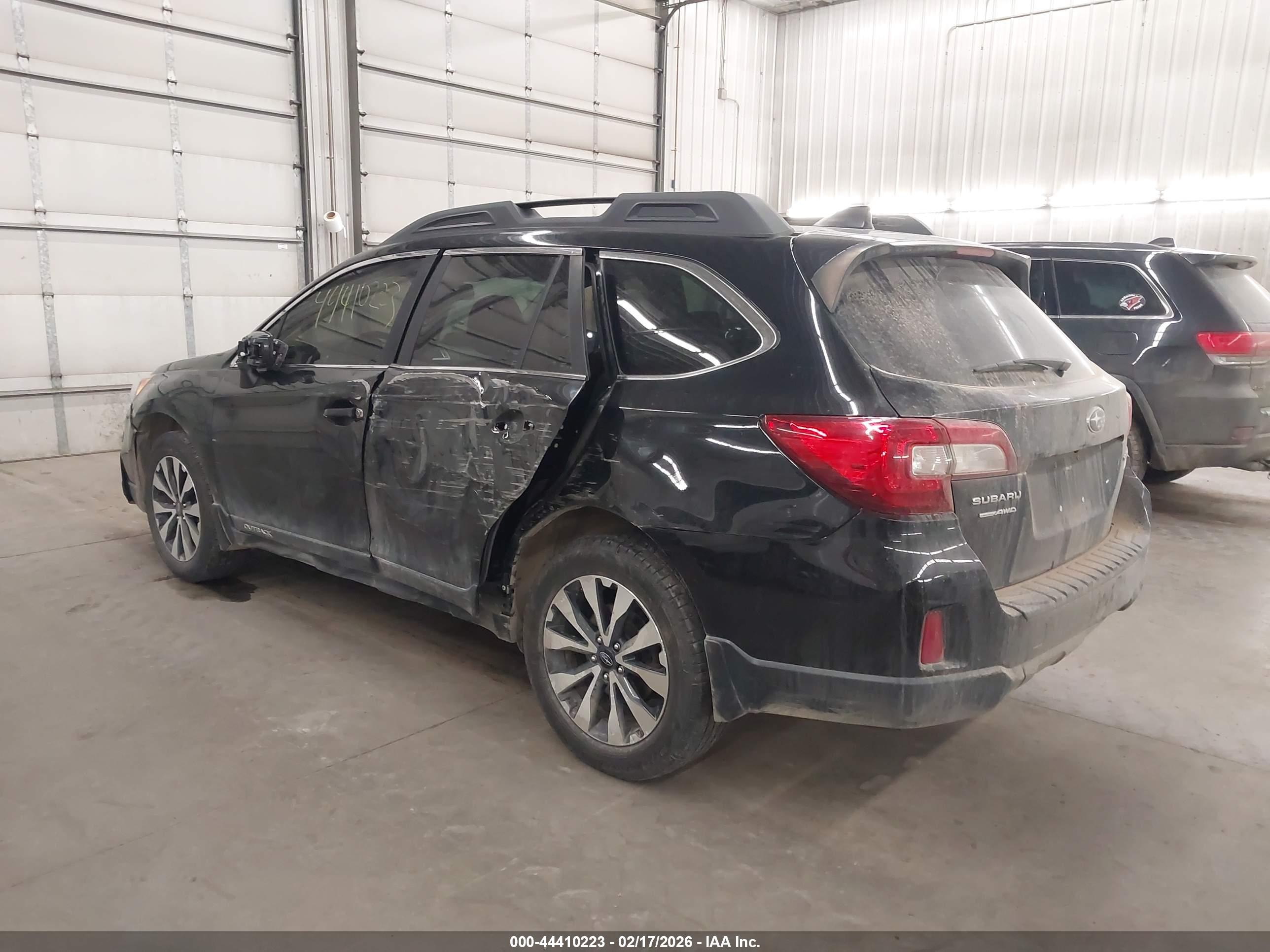 SUBARU OUTBACK image 3