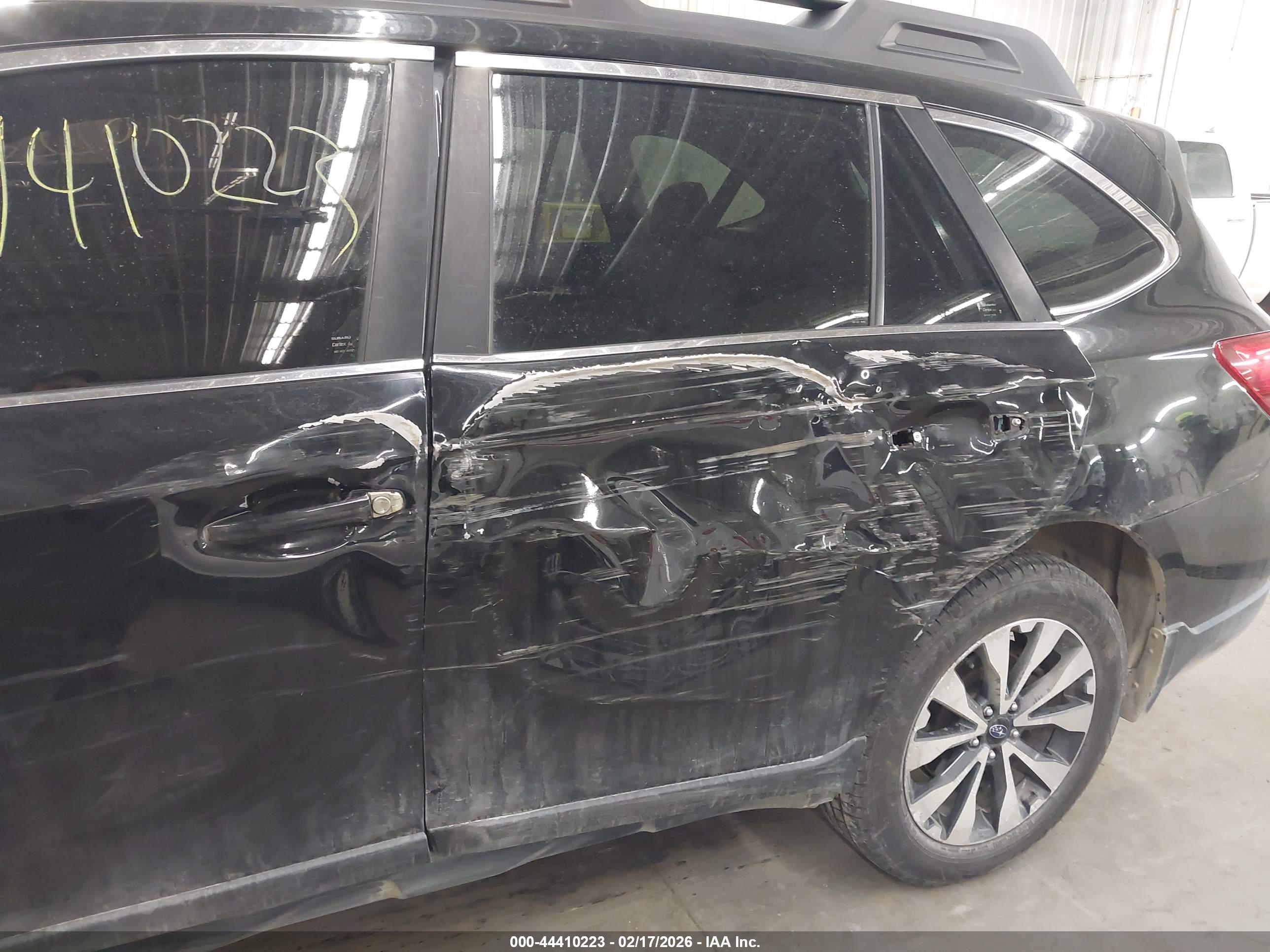 SUBARU OUTBACK image 6