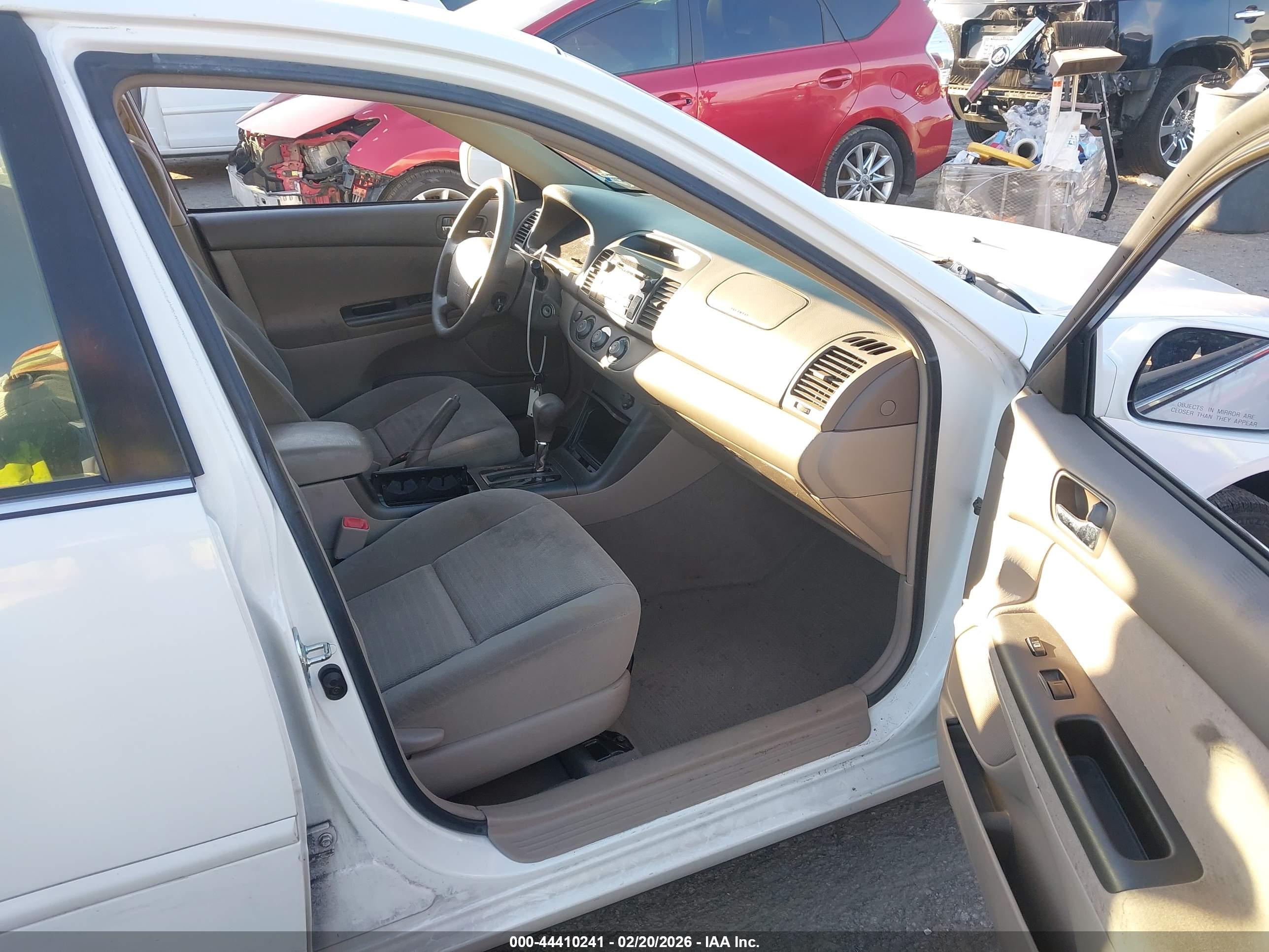 TOYOTA CAMRY image 5