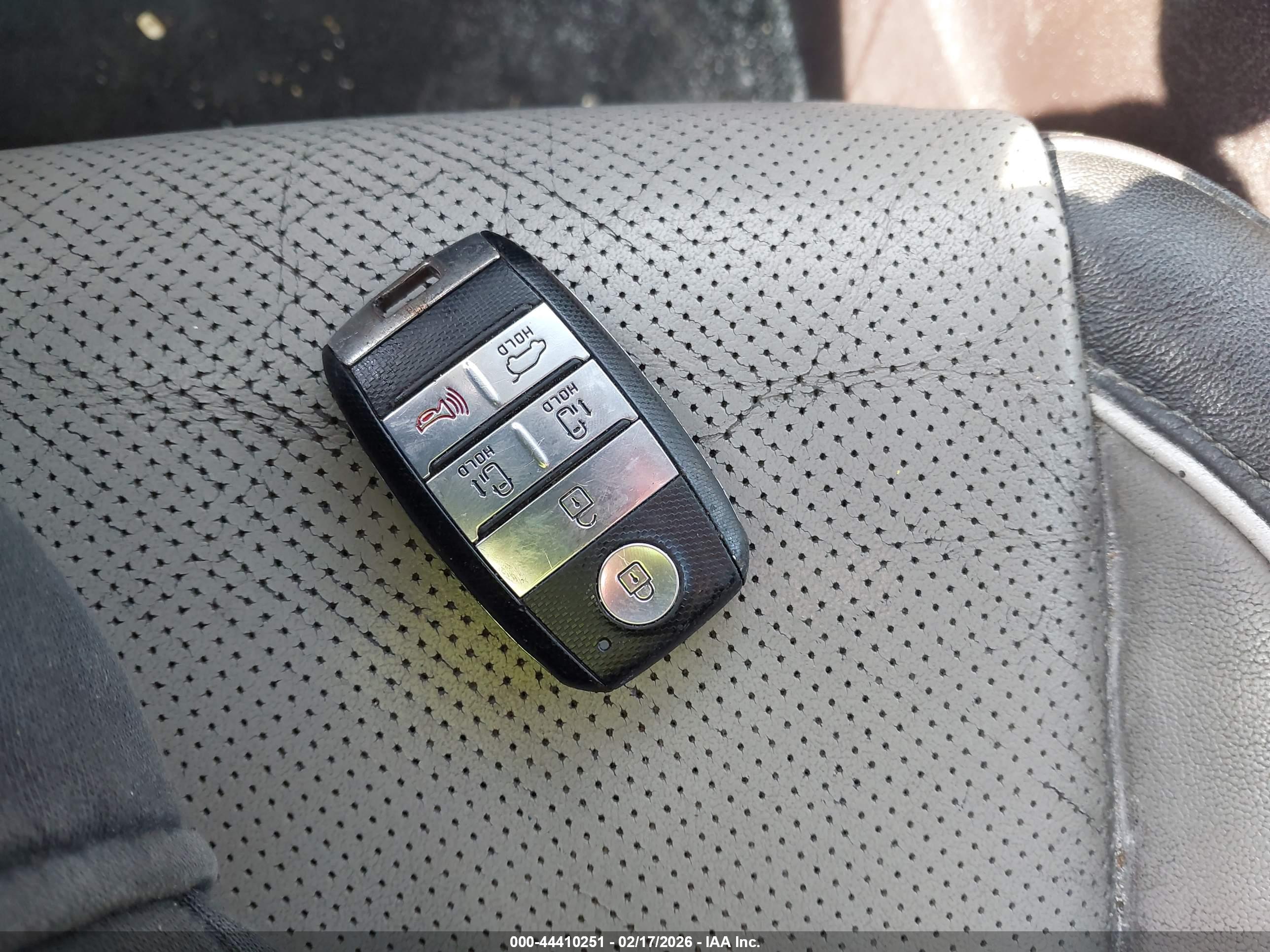KIA SEDONA image 11