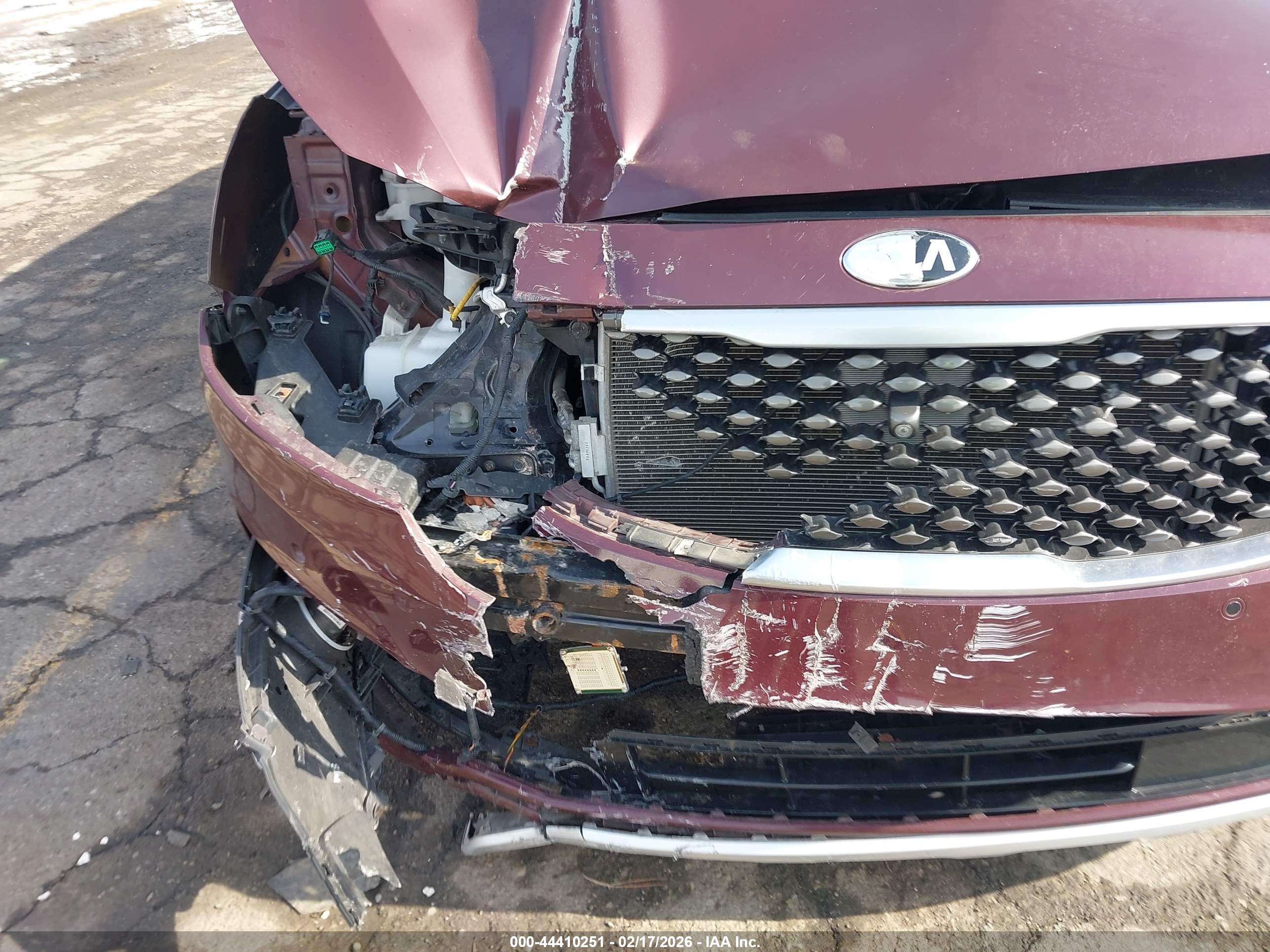 KIA SEDONA image 6