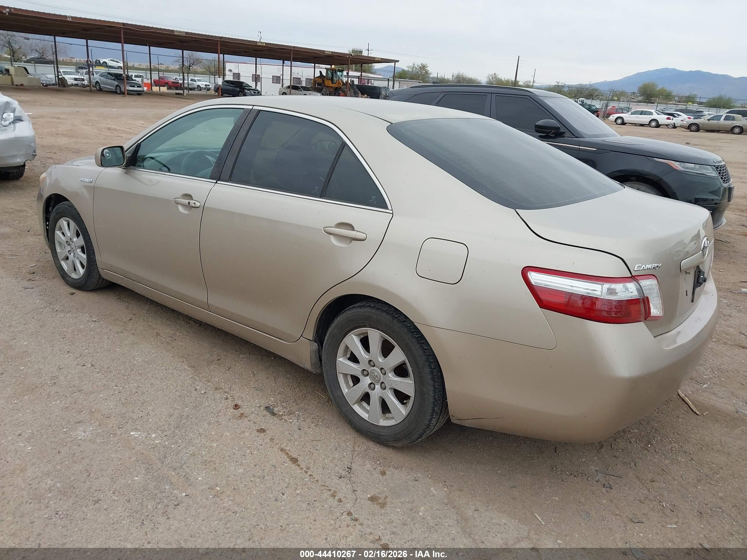 TOYOTA CAMRY image 3