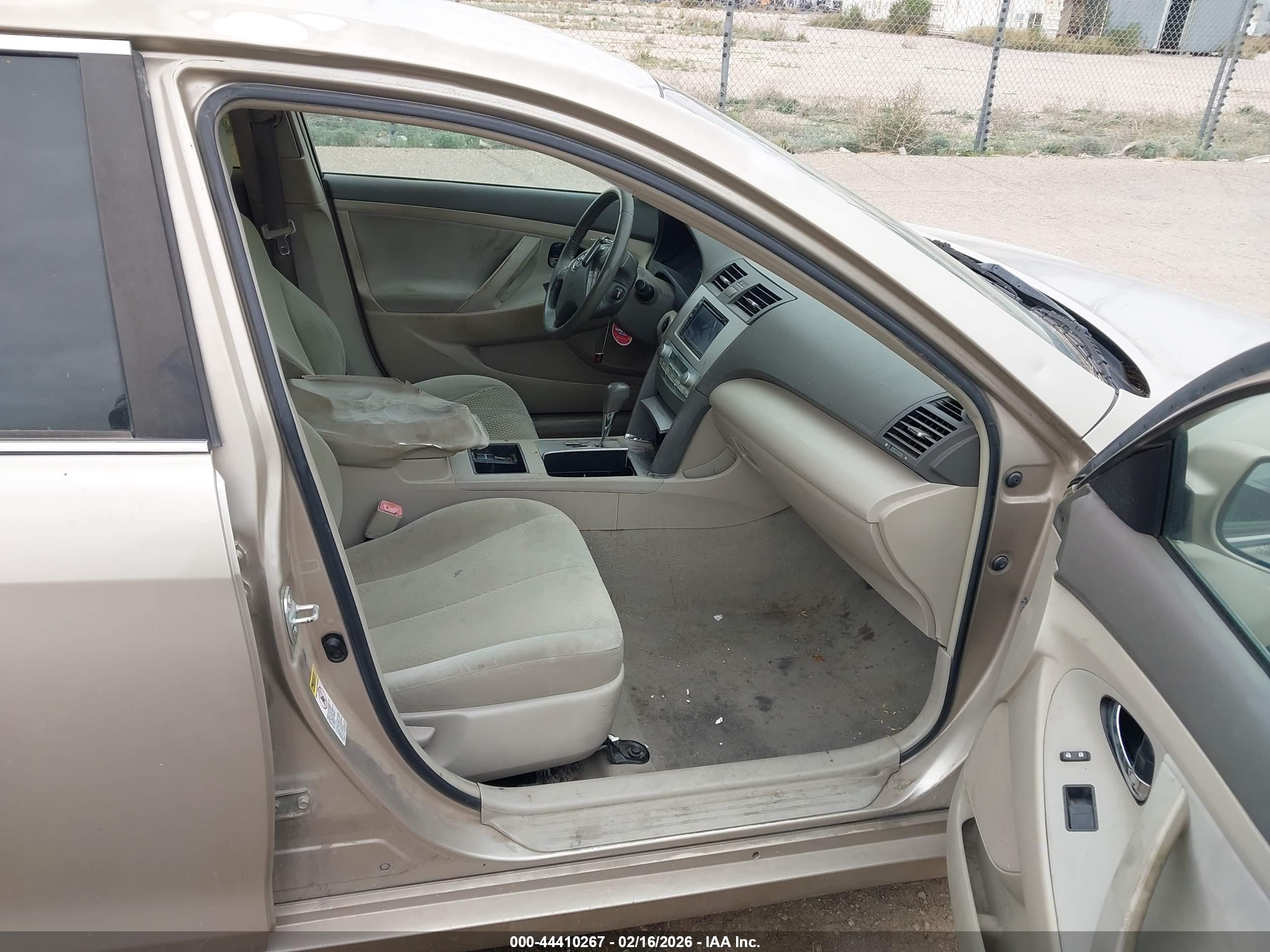 TOYOTA CAMRY image 5