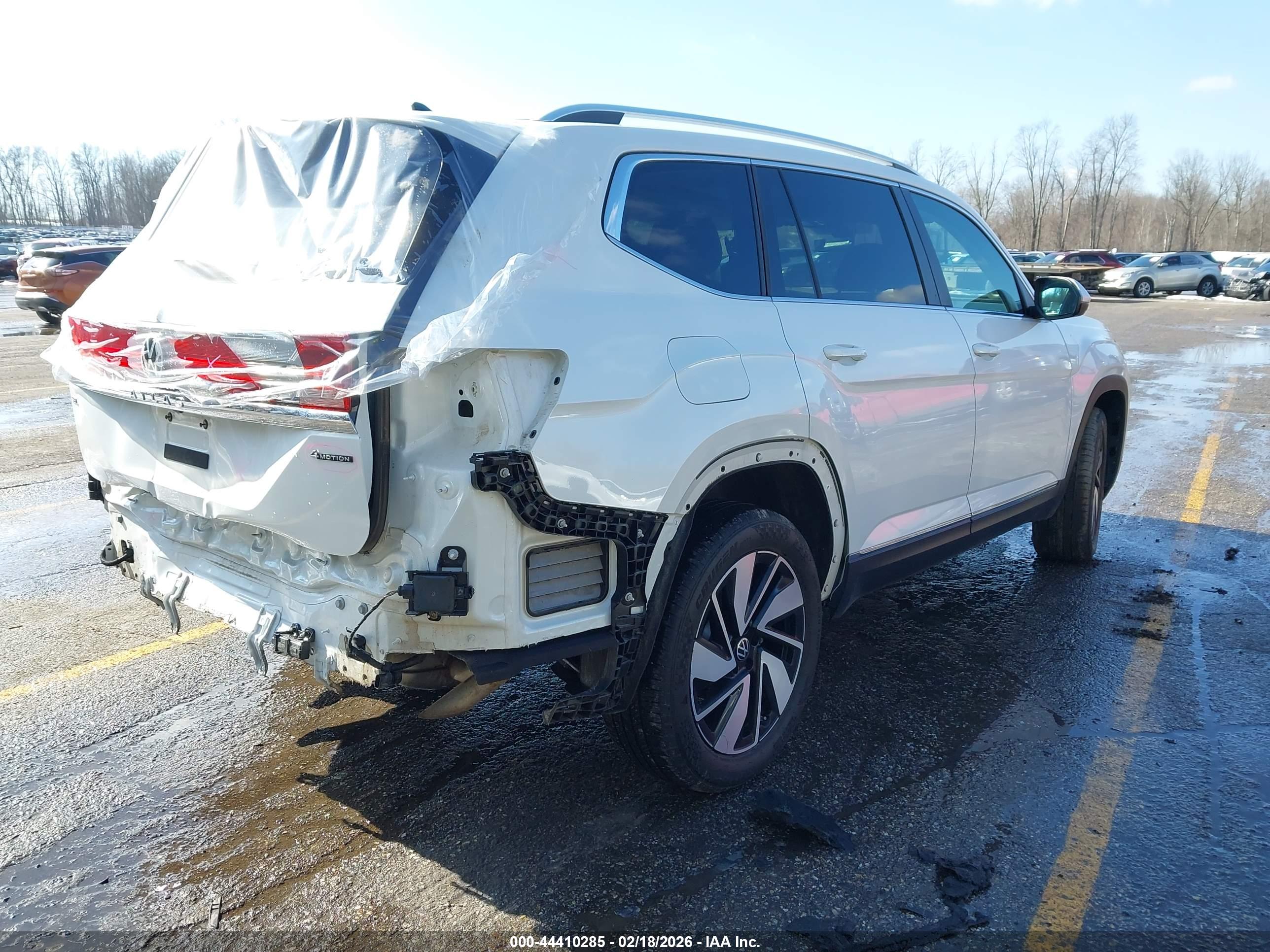 VOLKSWAGEN ATLAS image 4
