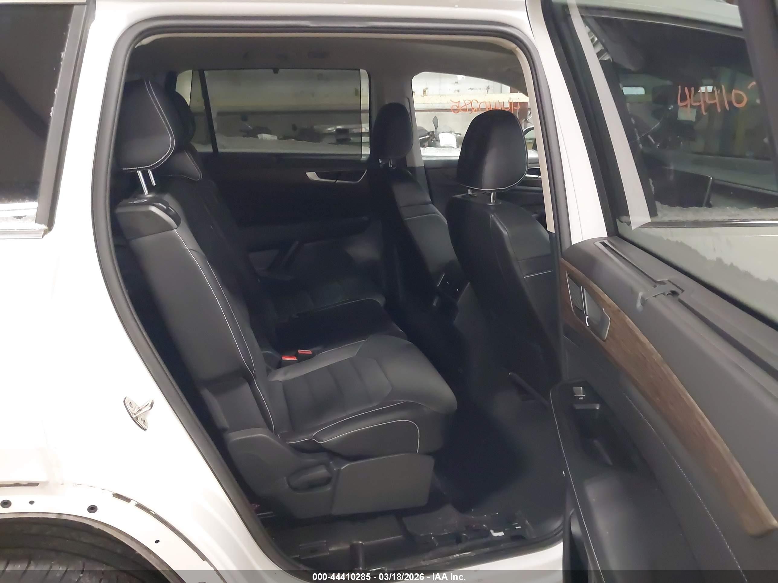 VOLKSWAGEN ATLAS image 8
